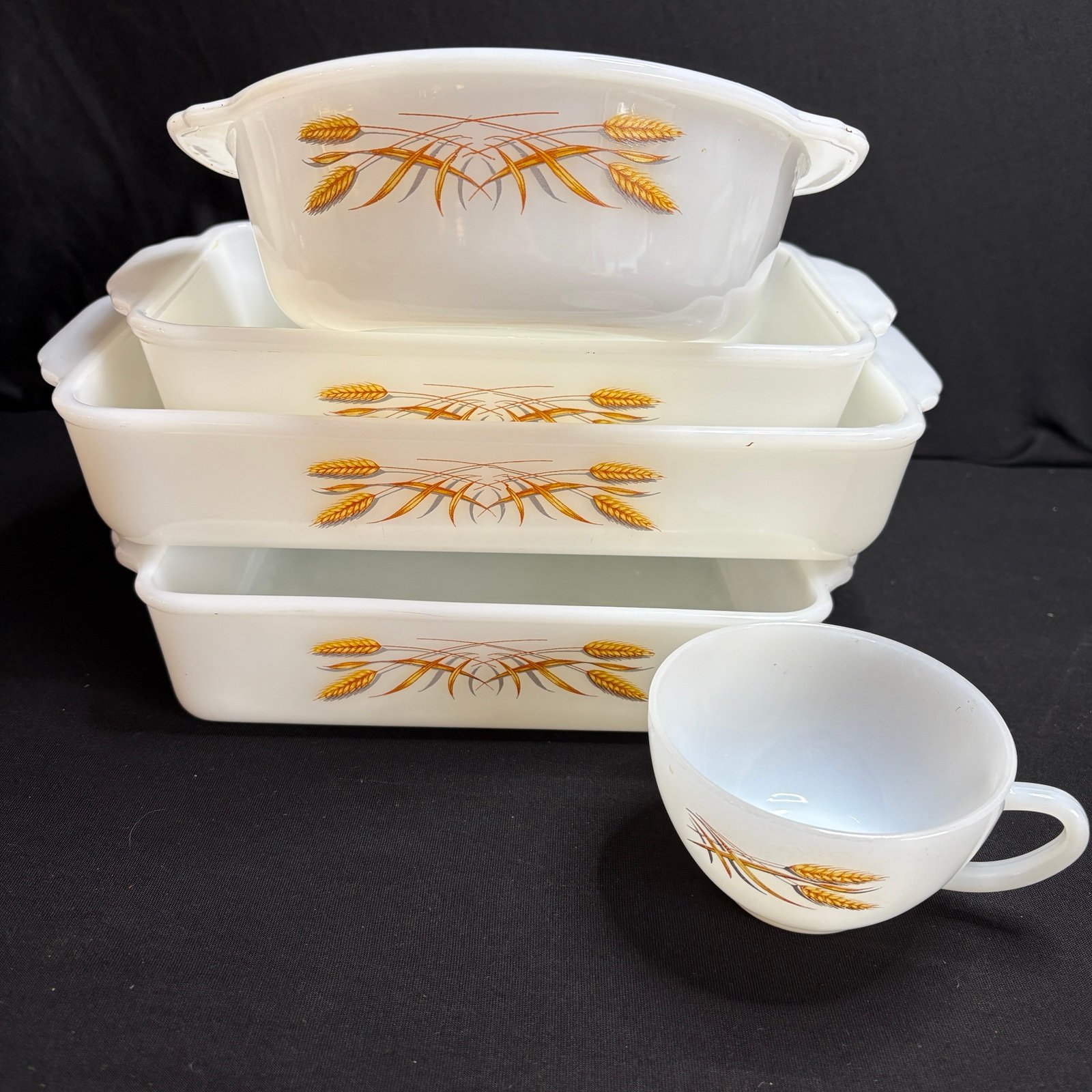 Vintage Anchor Hocking Wheat Pattern Casserole Dishe Lot & 1 Cup