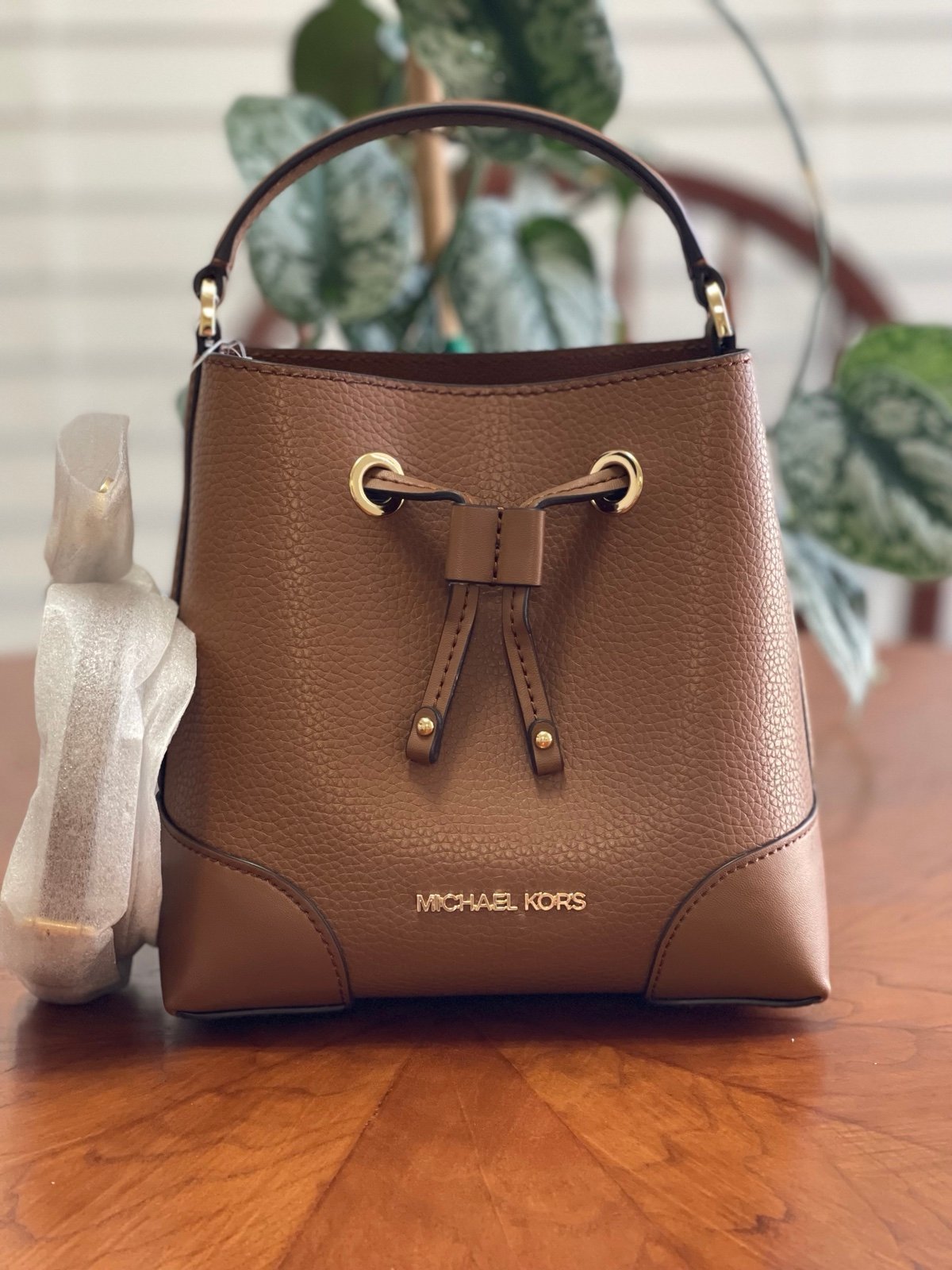 Micheal Kors small bucket