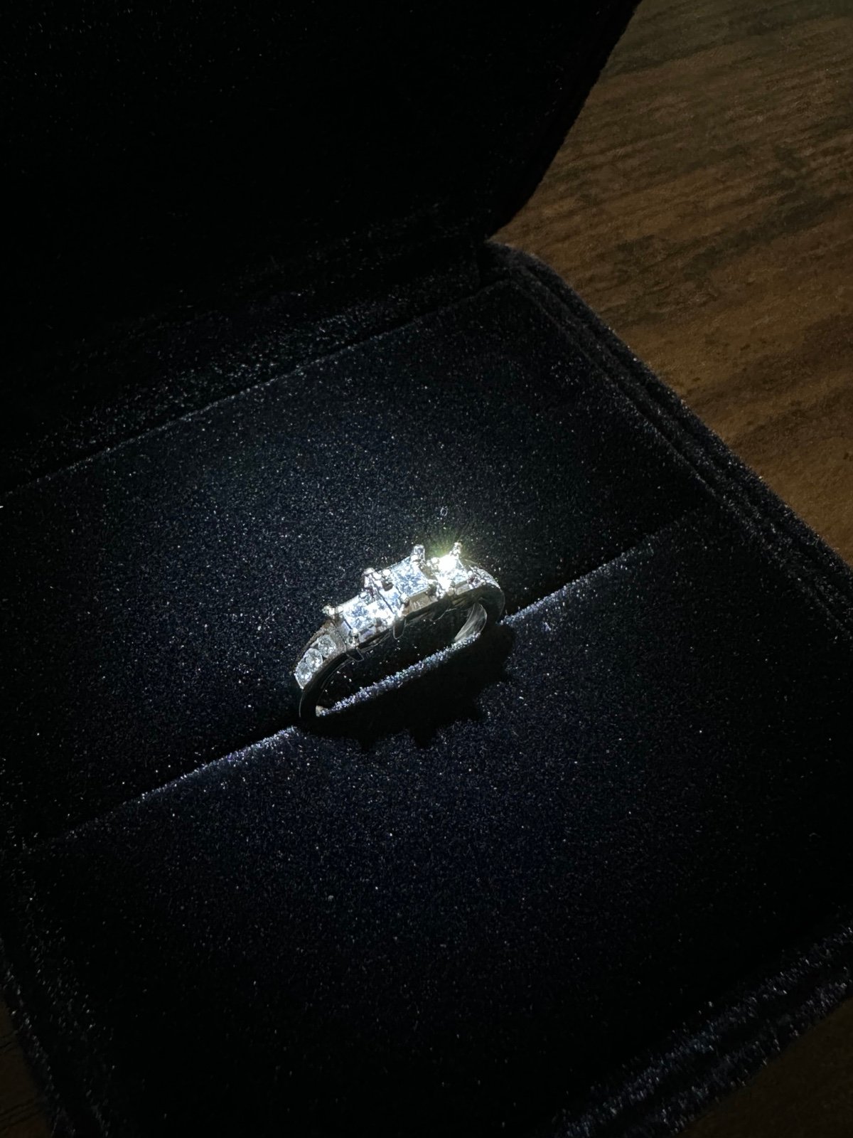 14k engagement ring with natural diamond inlay