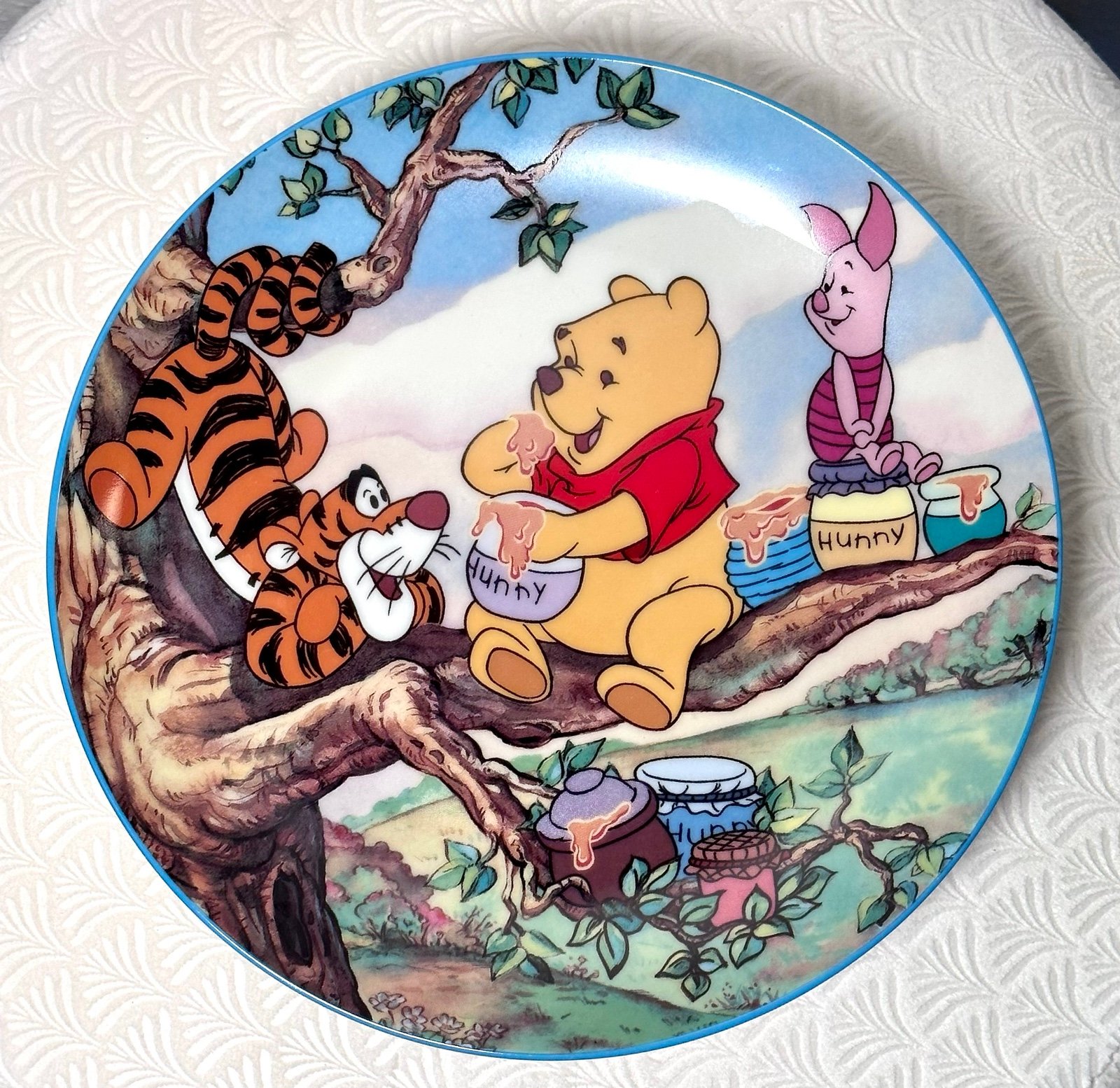 Bradley Exchange Winnie The Pooh Plate “Friendship Is As Sweet As Honey” Disney