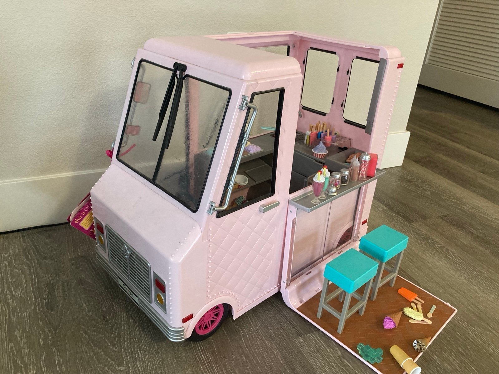 Our Generation Sweet Stop Ice Cream Truck - Pink