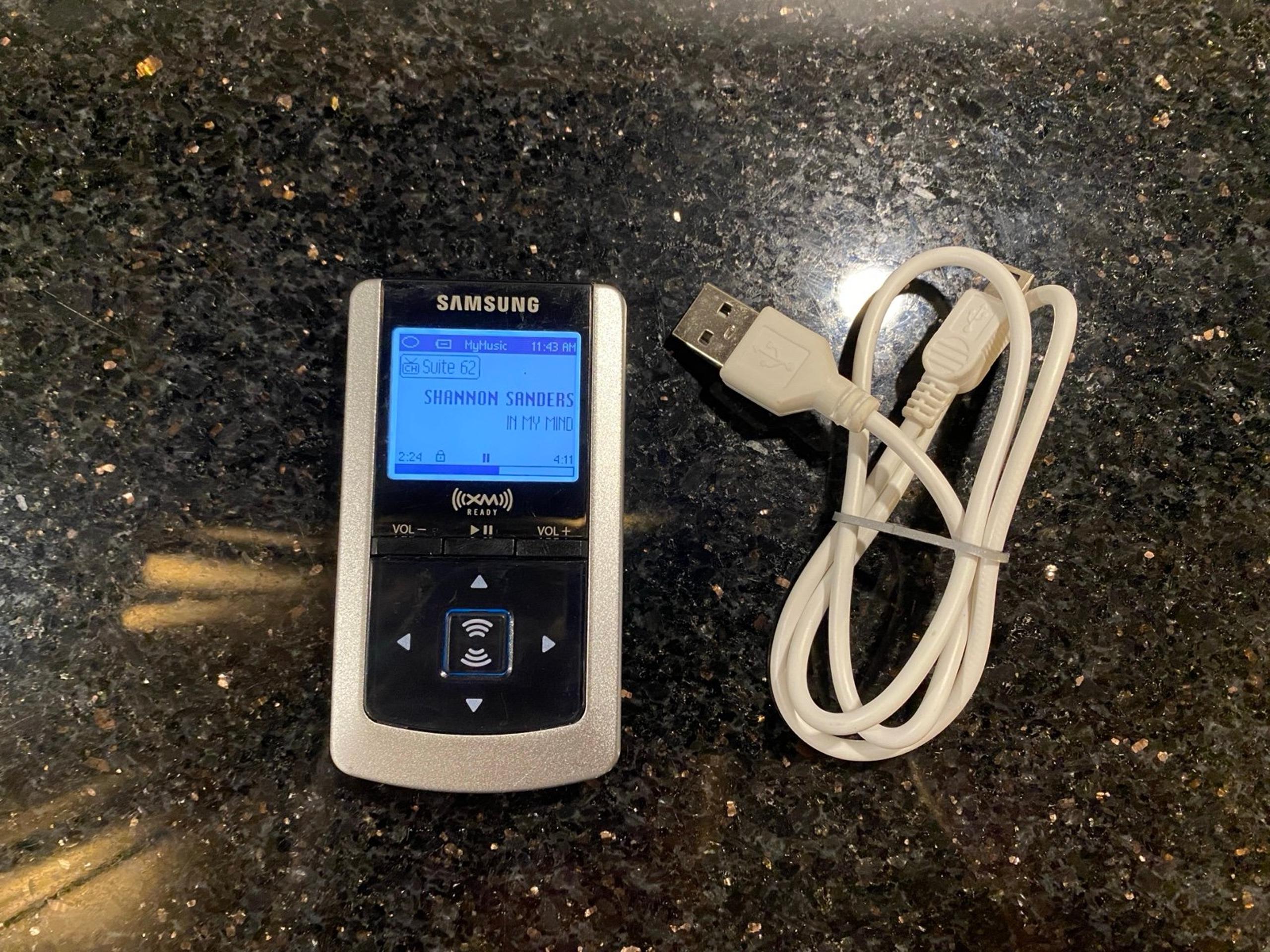 Samsung NeXus 25 XM Ready USB Digital Media Player Silver & Black  YP-X5X