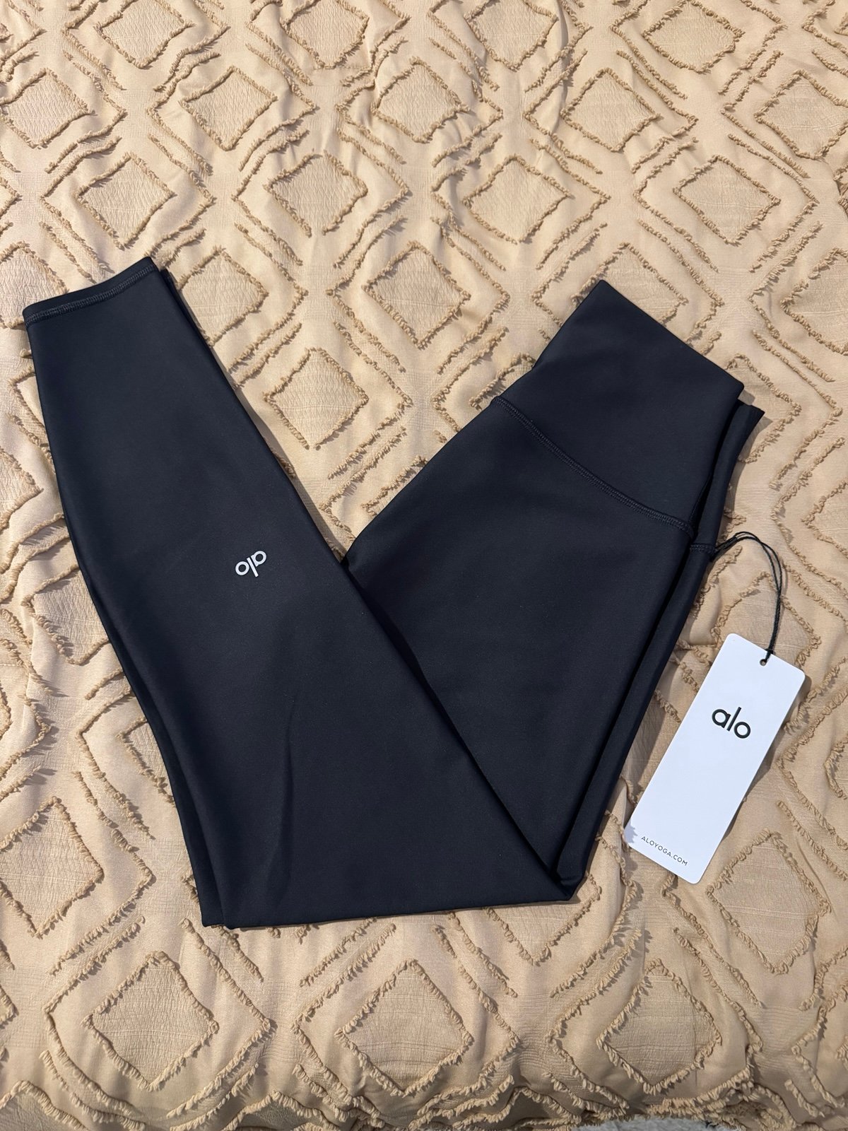 ALO Yoga 7/8 High Waisted Airlift Black Leggings