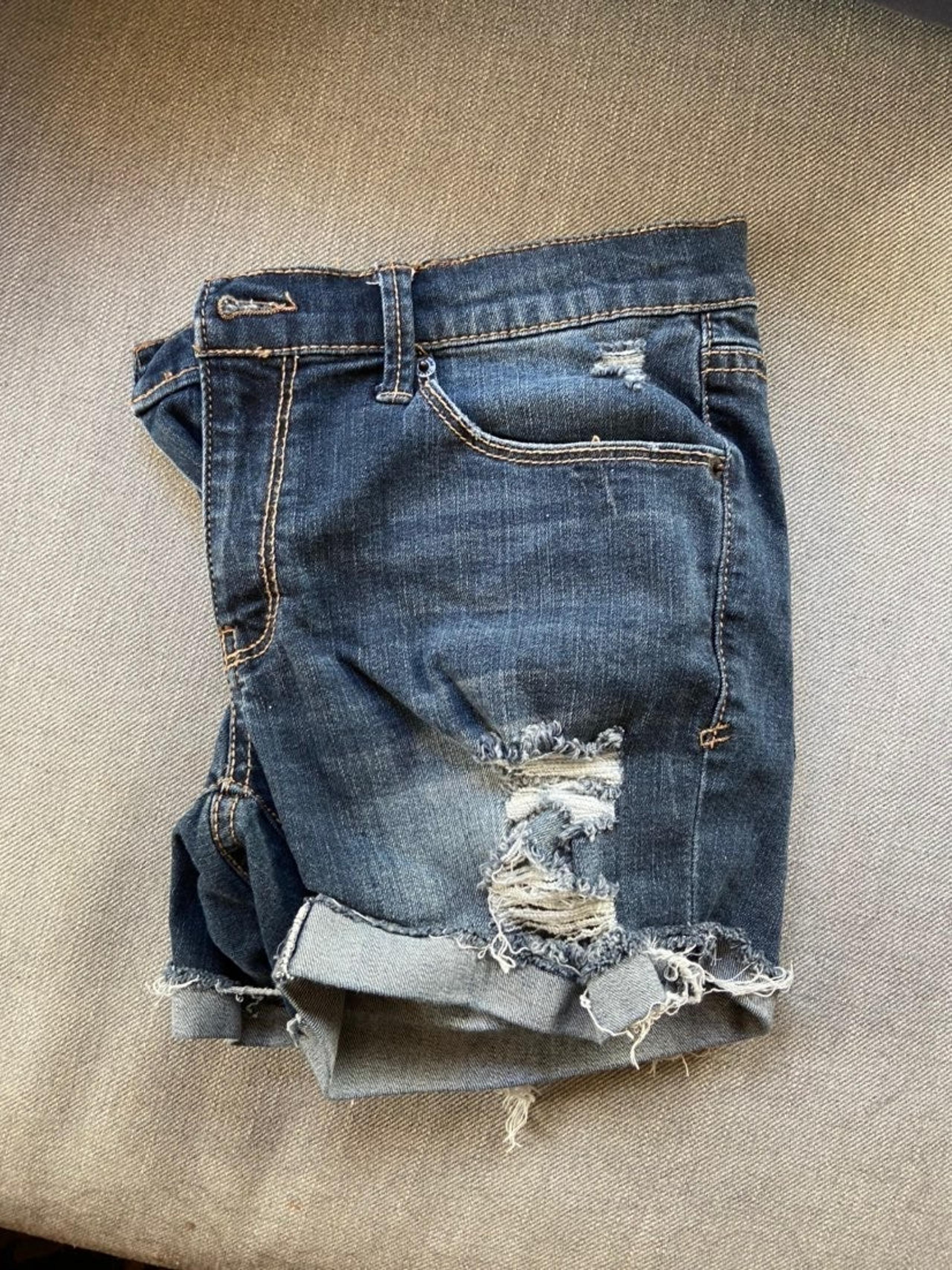 Mudd dark denim jean shorts size 9