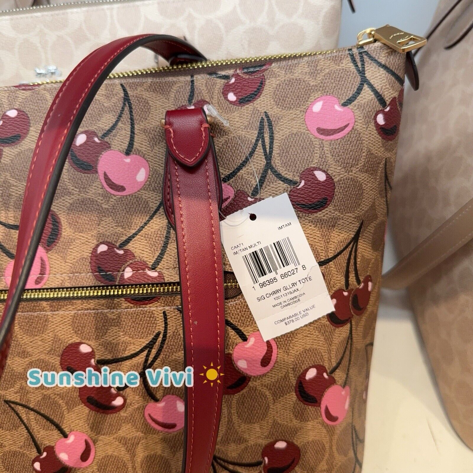 【COACH】Gallery トートバックチェリー 在庫確認願います CAA71 NWT Coach Gallery Tote Bag In Signature Canvas With Cherry