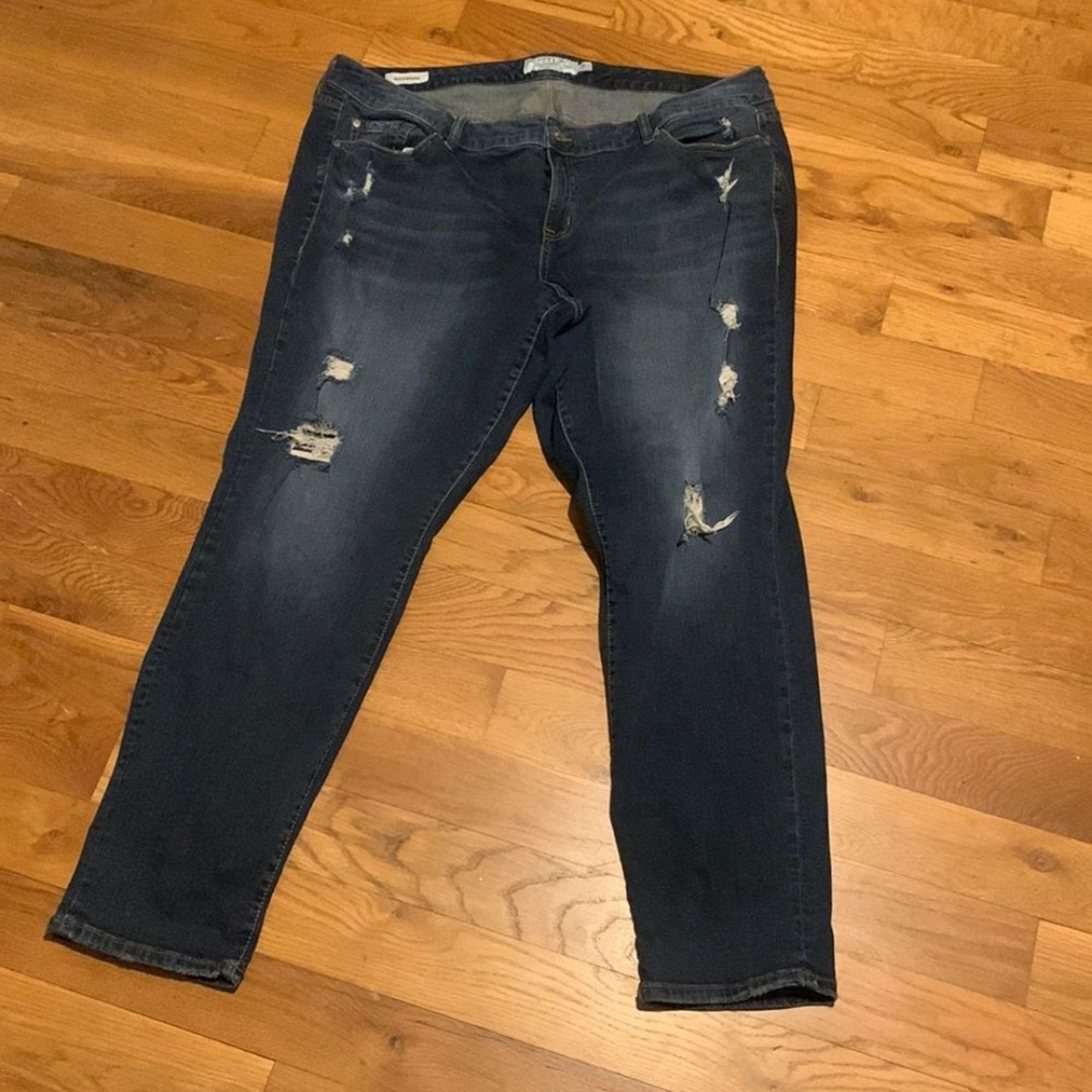Torrid boyfriend jeans size 22 distressed