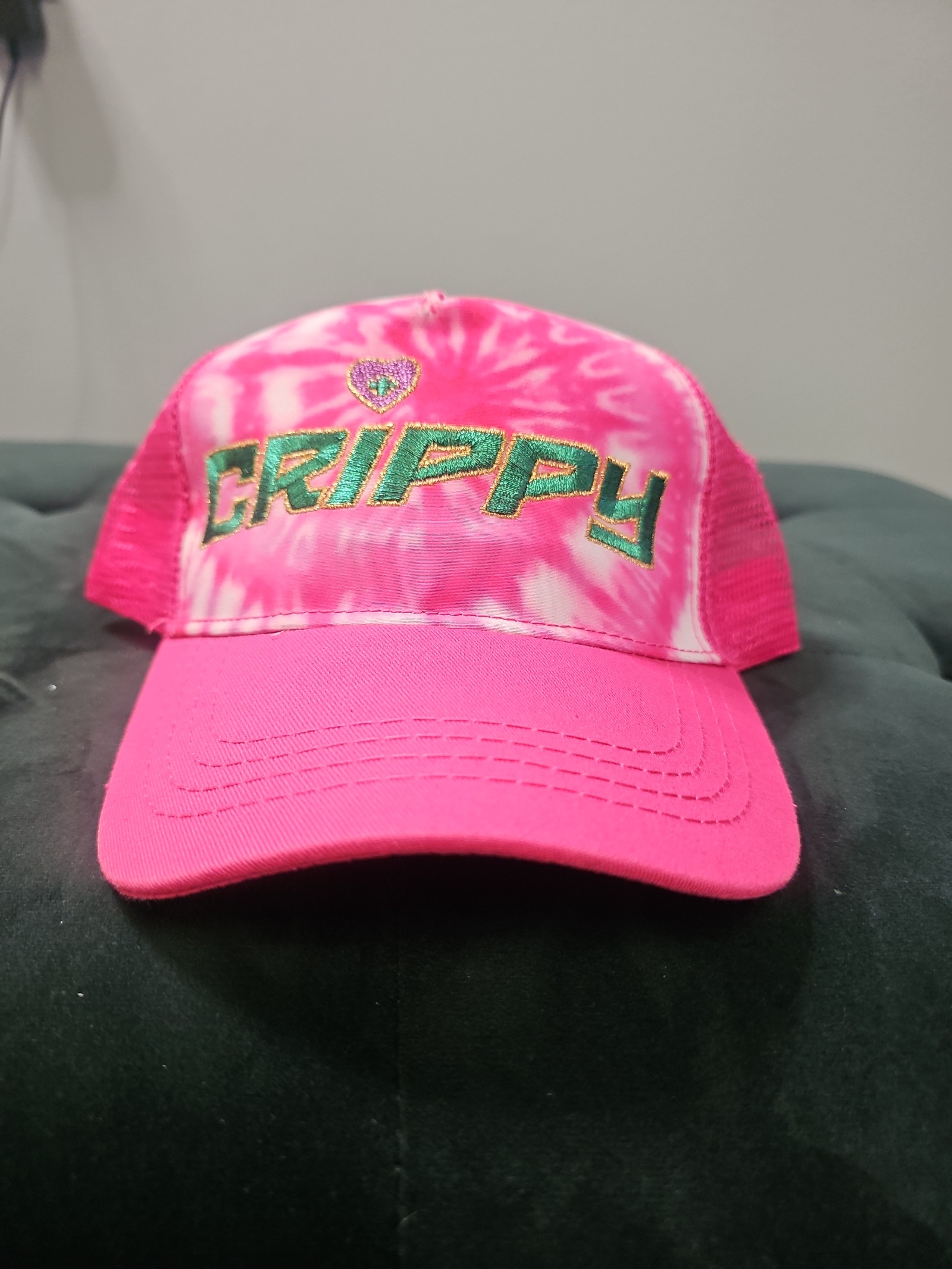 Exclusive Crippy, Hat
