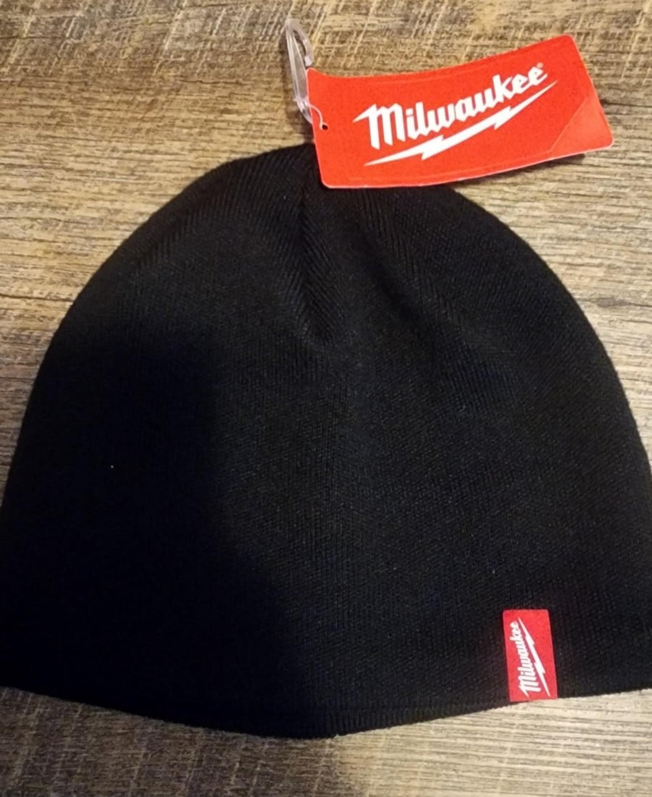 beanie new - Milwaukee
