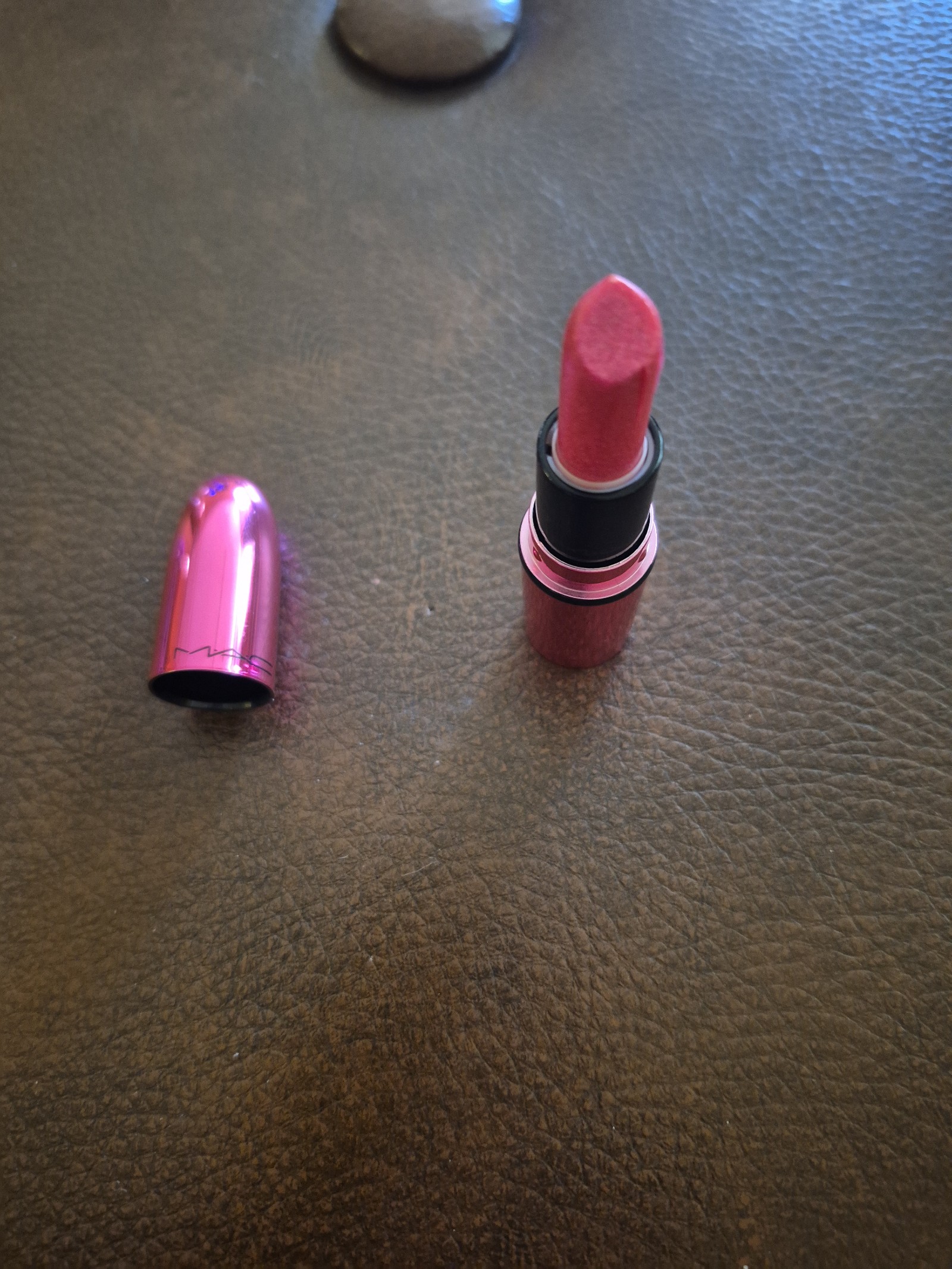 MAC MINI FROST LIPSTICK CORAL AND CAROL DISCONTINUED