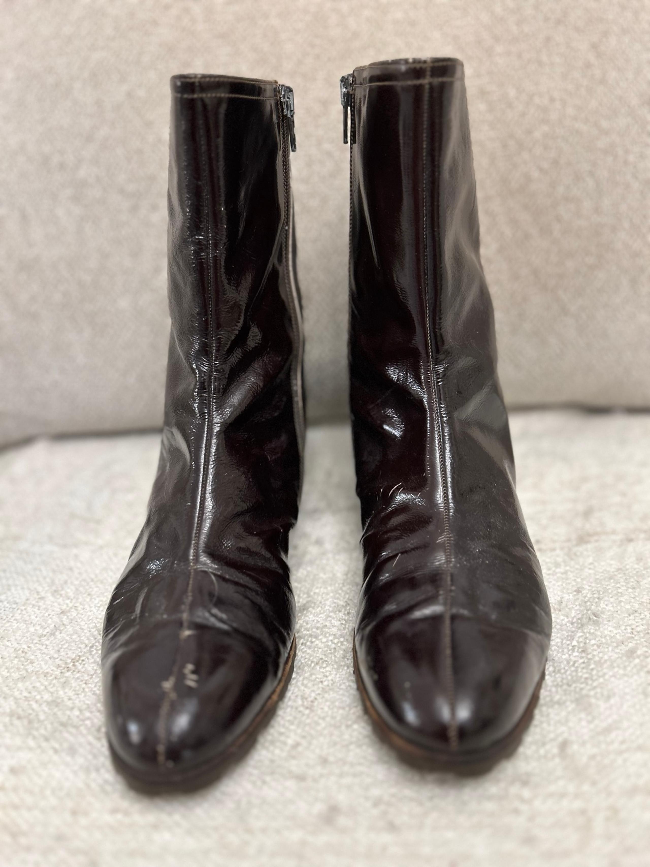 SALVATORE FERRAGAMO Brown Patent Leather Boots Size 9B Wool Lined