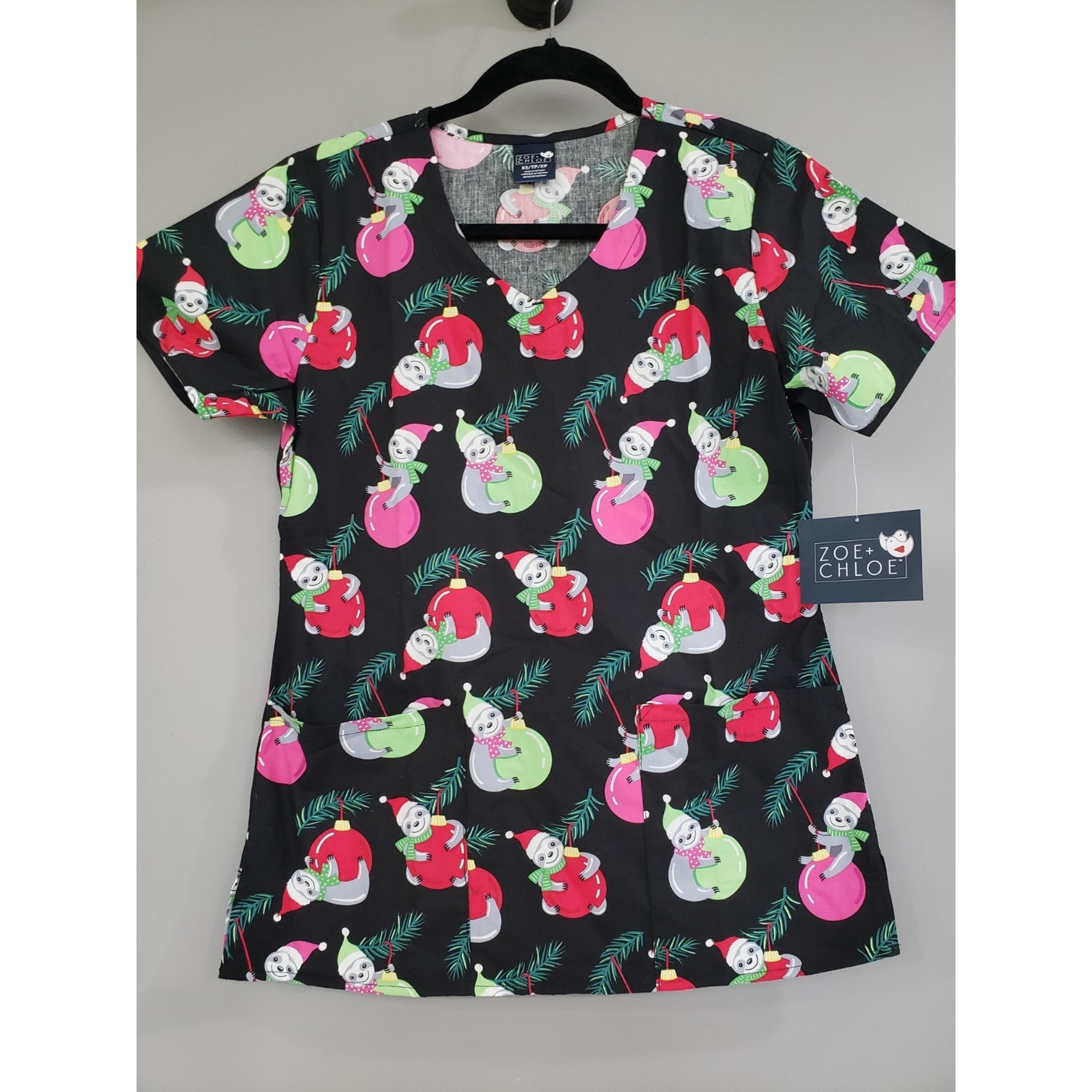 NEW WOmen's XS - CHRISTMAS HOLIDAY SCRUB TOP medical pockets vet animals