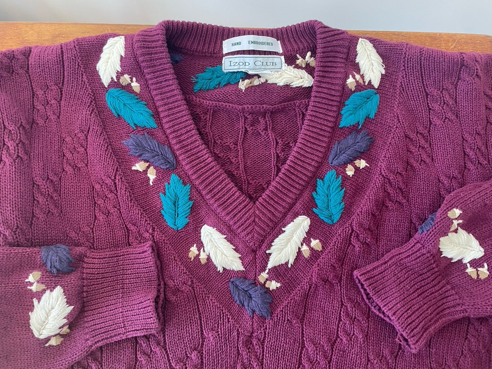 Vtg Izod Club Cable Knit Sweater V-Neck Hand Embroidered Burgundy Women’s L