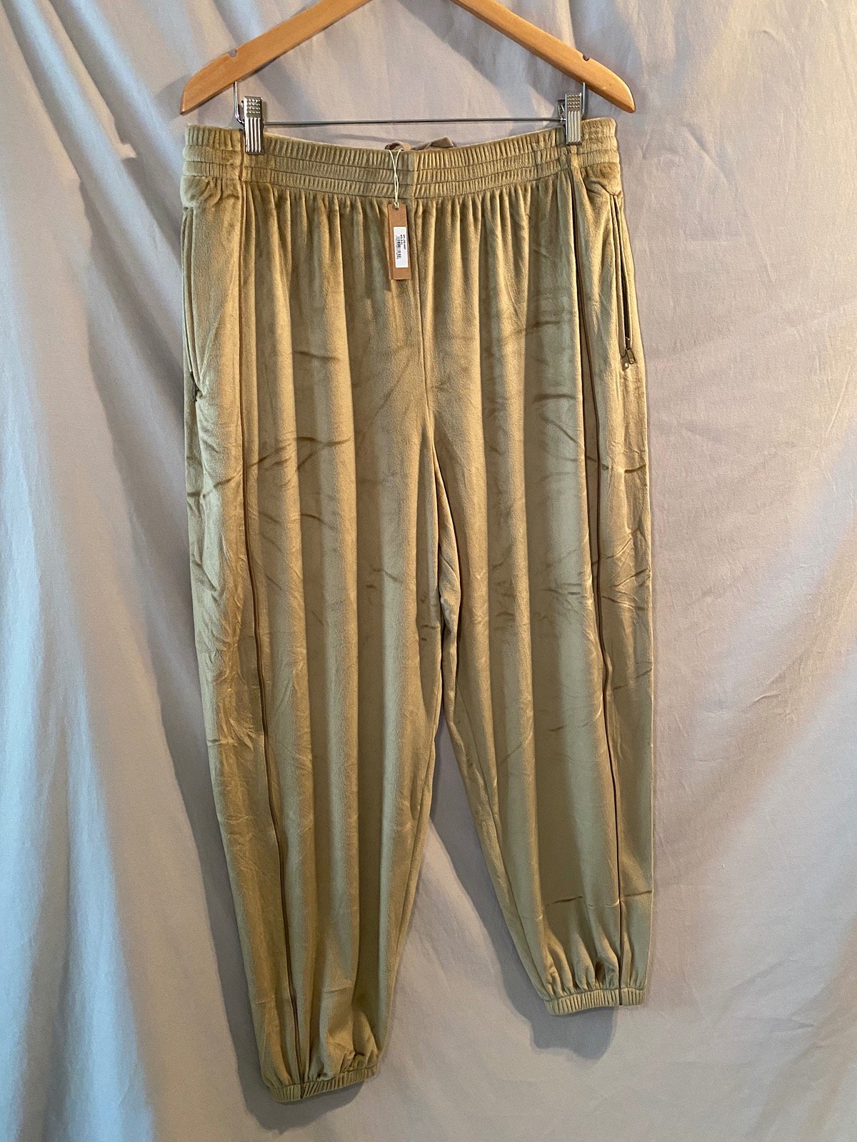 NWT SKIMS Velour Joggers Track Pants in Gold XL