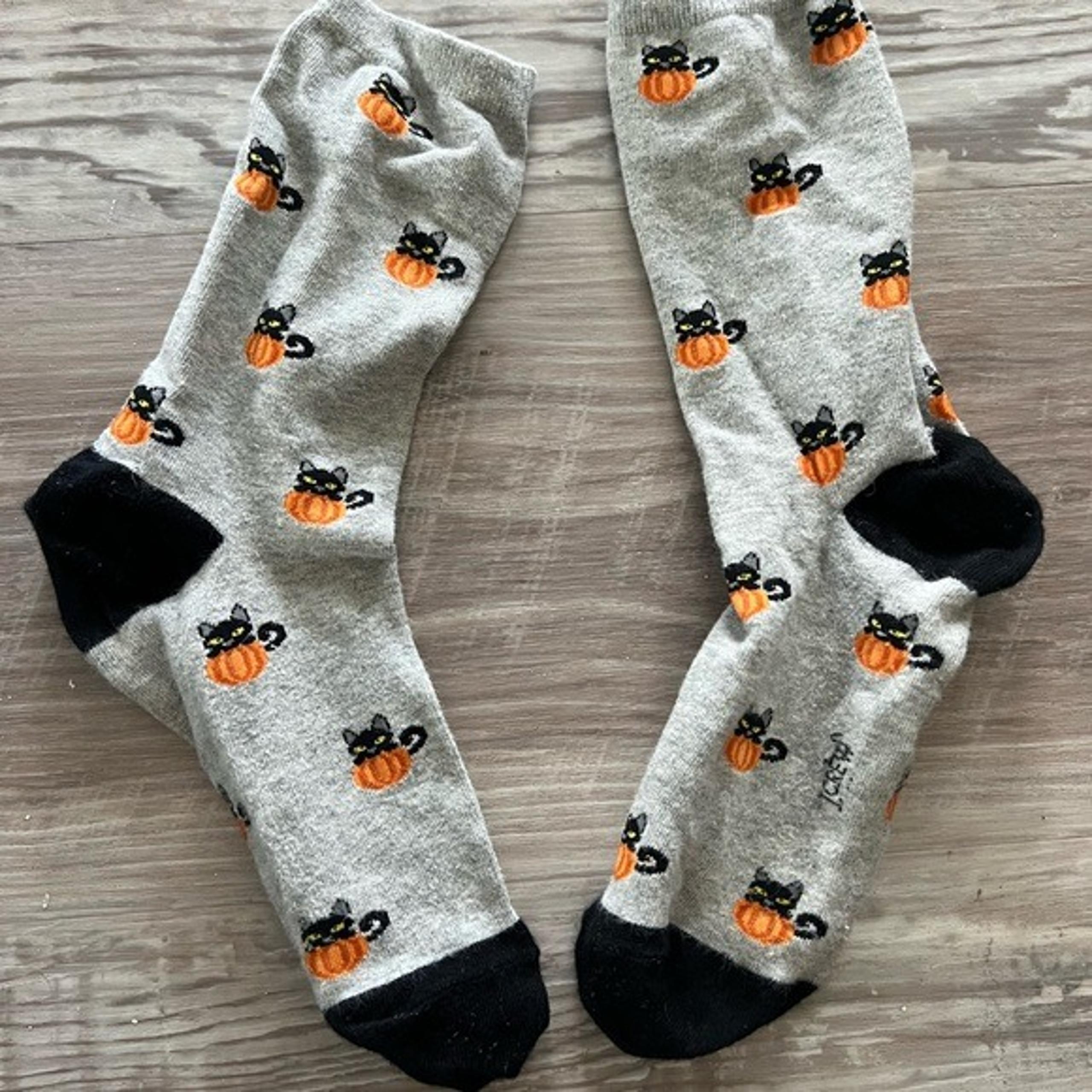 Gray and Black Cat Pumpkin Socks Halloween cat socks Jcrew New womens cute mid