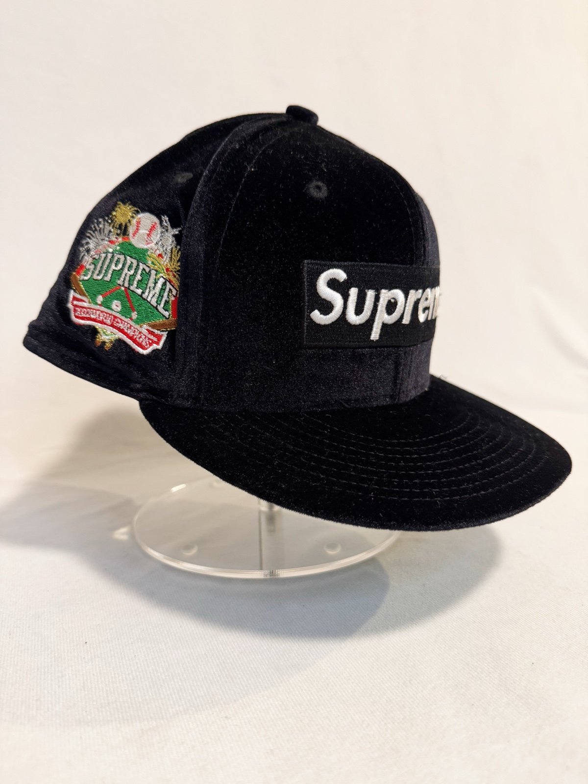 Supreme Velour Box Logo New Era - Black - FW22 - Size 7 5/8