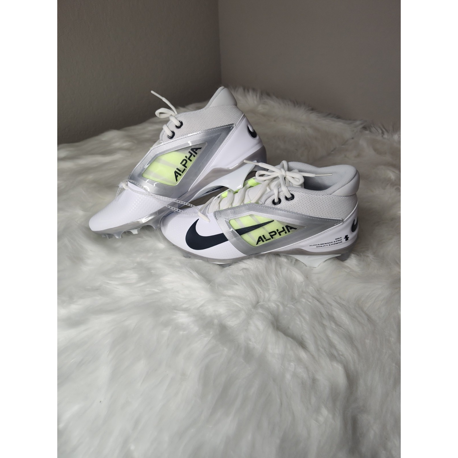 Nike Alpha Menace 4 Pro Mens Sz 10 Football Cleats White/Photon Dust FD7037-100