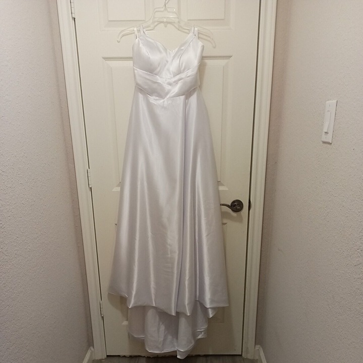 NWT Women's Lavetir White Wrap Layered Flowy Wedding Dress Size Small
