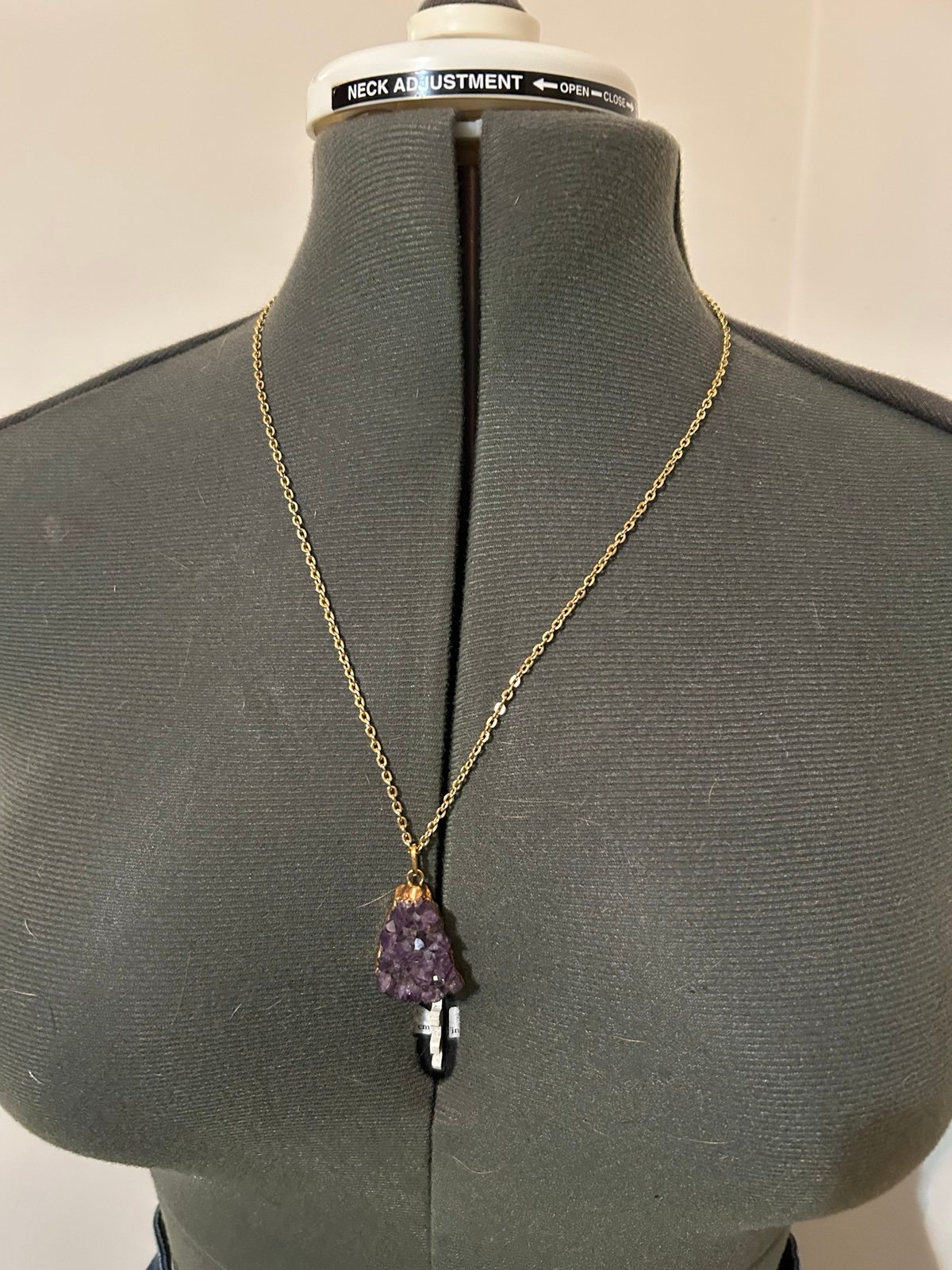 Gold-tone and purple druzy pendantNecklace