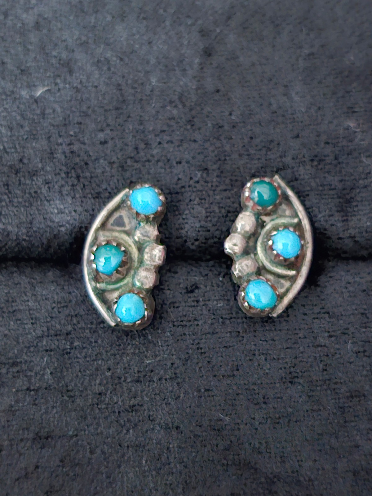 Sterling Silver Zuni Turquoise Stud Earrings (Vintage)