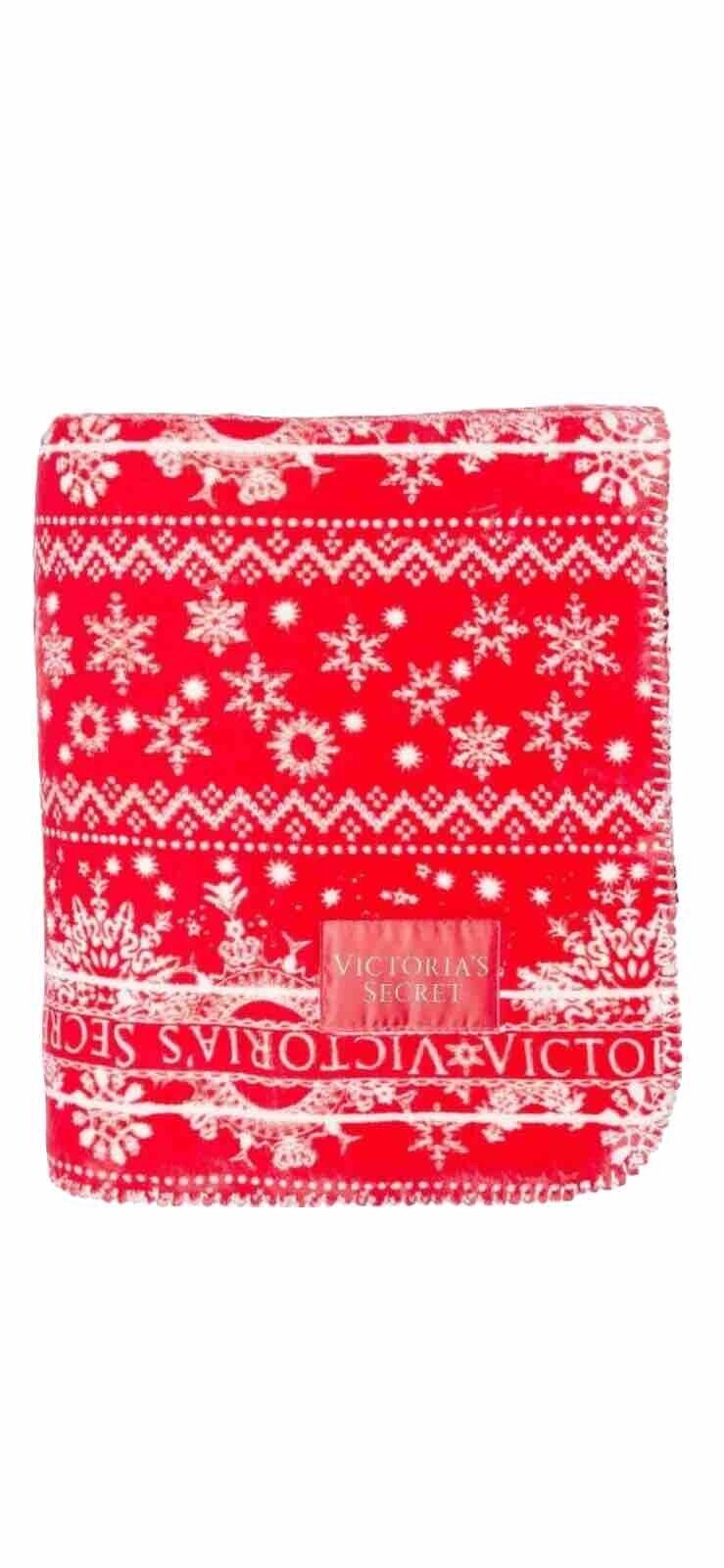 VICTORIA'S SECRET Sherpa Fleece Holiday Blanket Red Snowflake 50 X 60 NEW