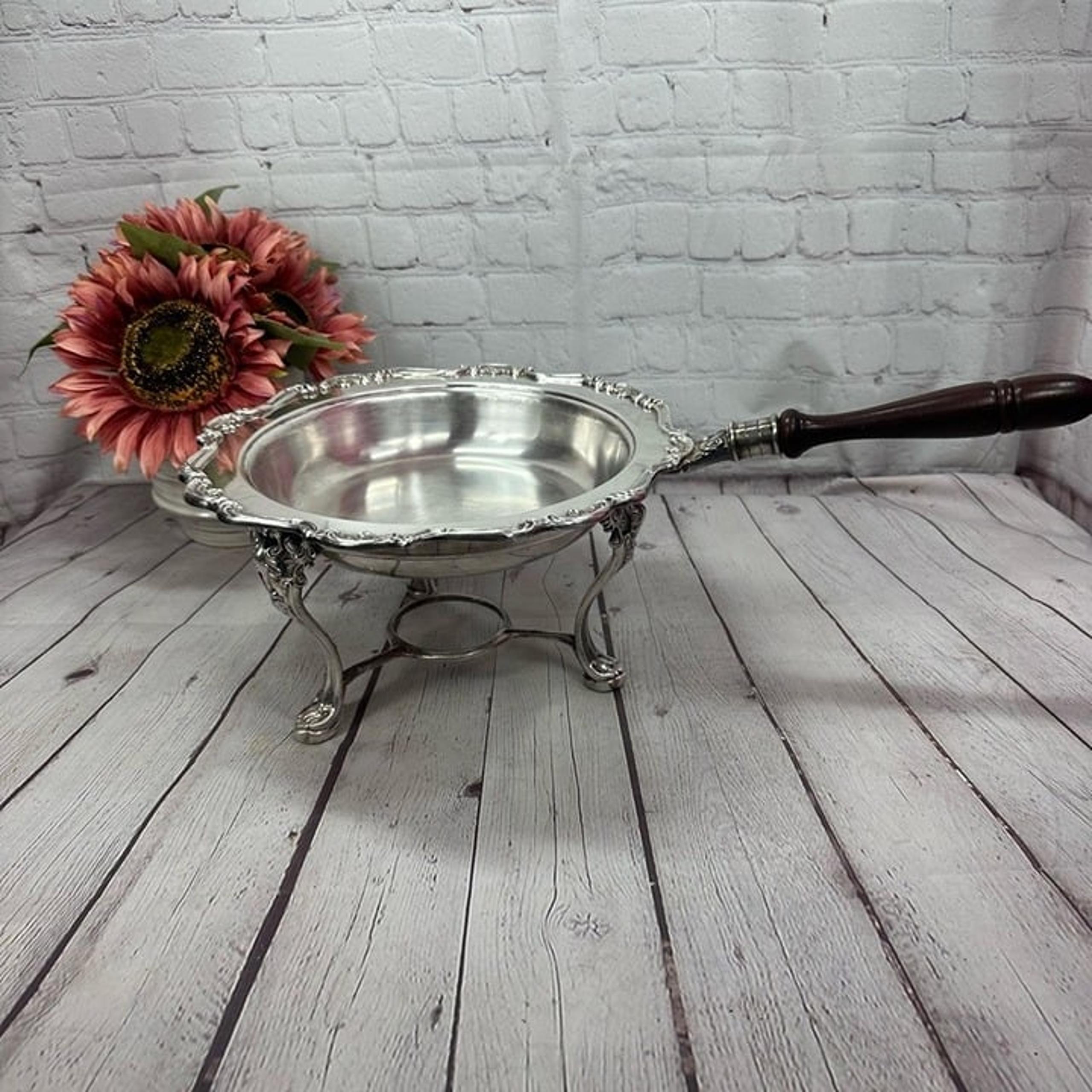 vintage Gorham Silverplate Heritage chaffing Dish with stand YH347