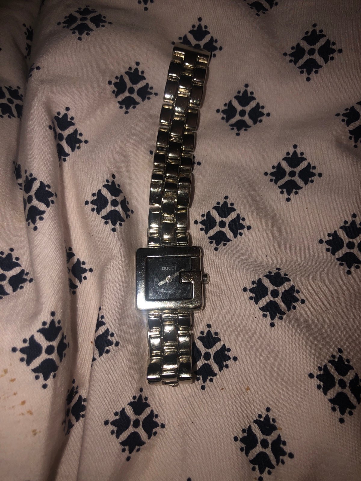 Vintage Gucci 6500 G watch for women