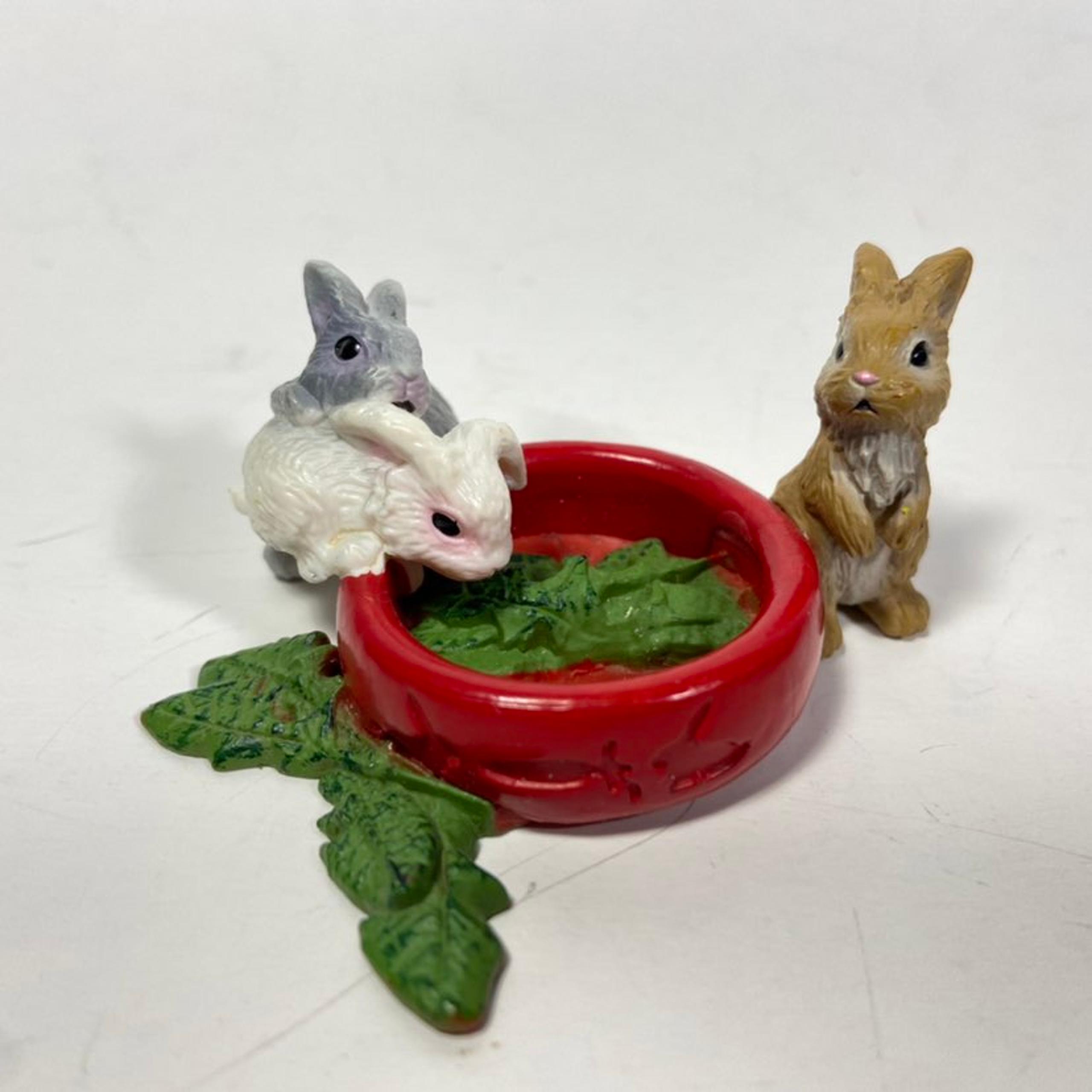 2.5" x 1" 2012 Schleich Baby Bunnies Rabbits With Dish Figurine