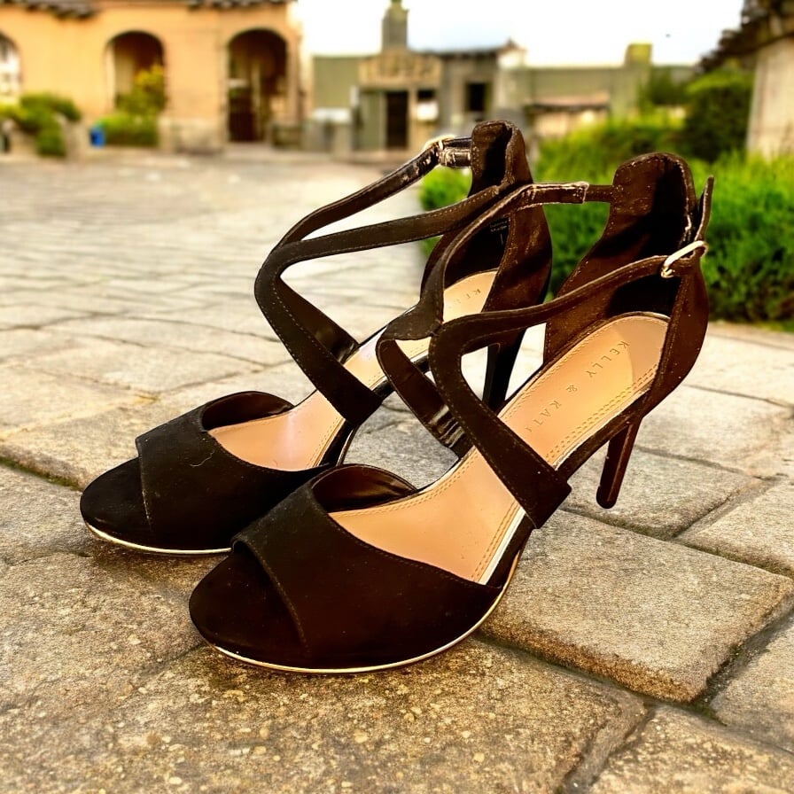 Kelly & Katie black faux suede heel sandals sz 9.5 nwob