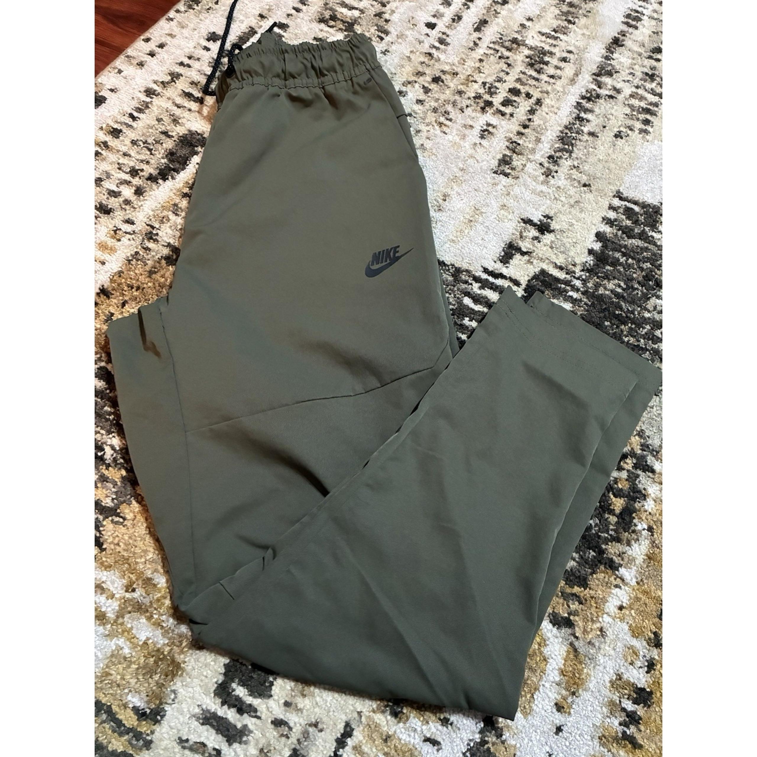 $100 Nike Sportswear Men Jogger Pants Woven Tech Fit Army Green Medium CU4483380
