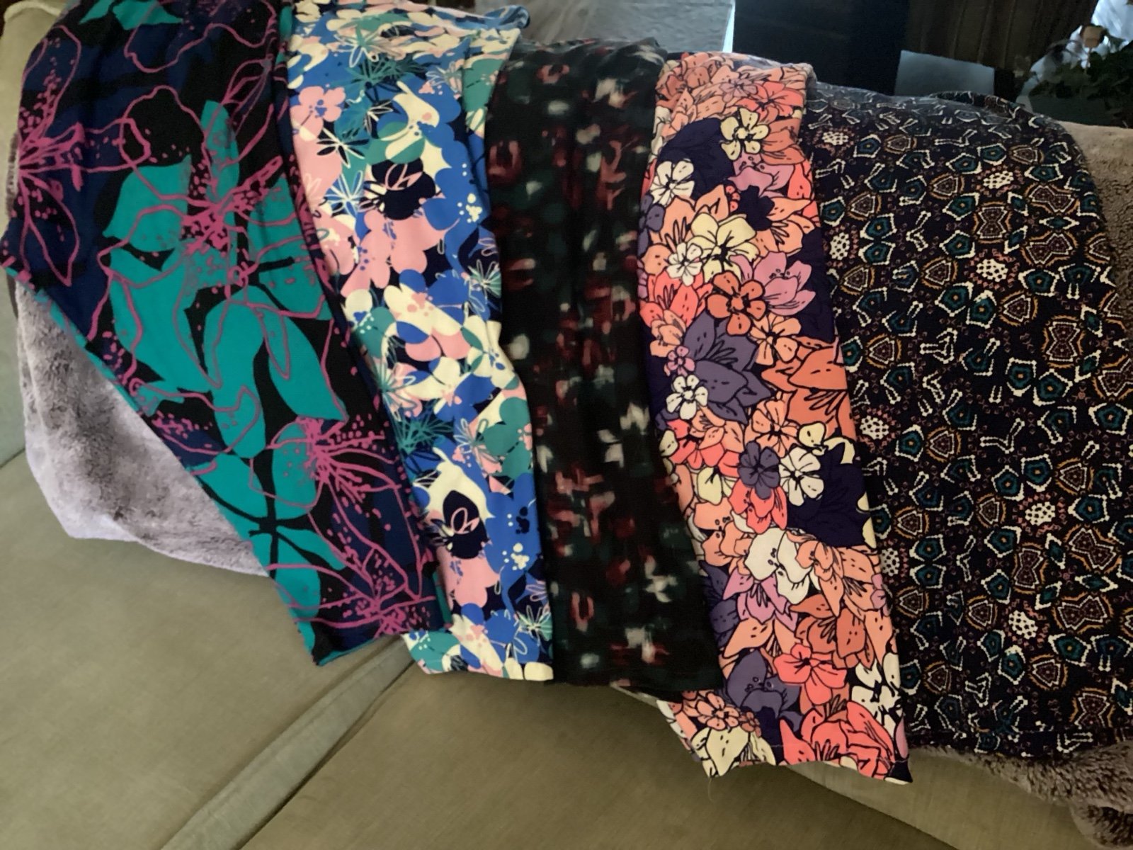 LuLaRoe Capri leggings Tc2