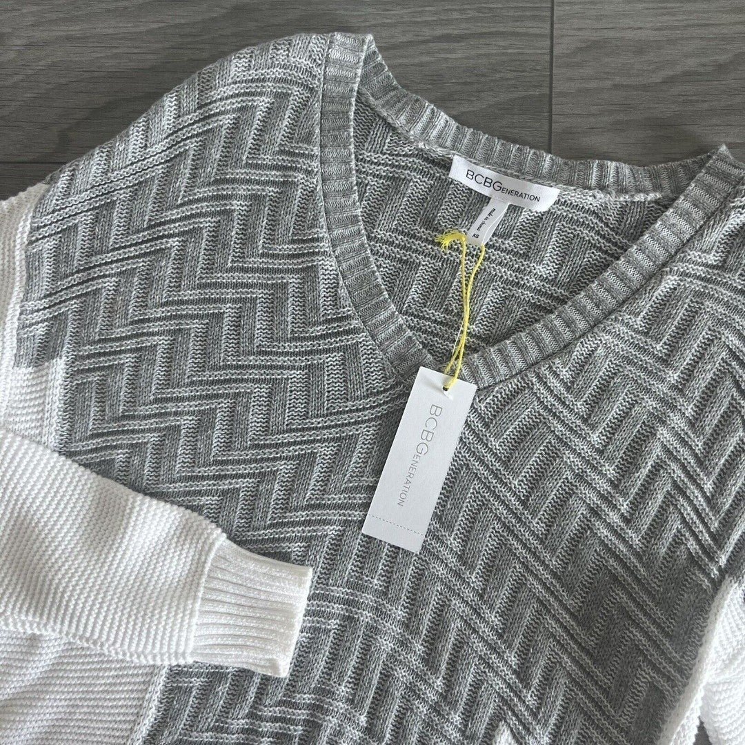 BCBGeneration Gray White V Neck Cotton Knit Sweater Size XS
