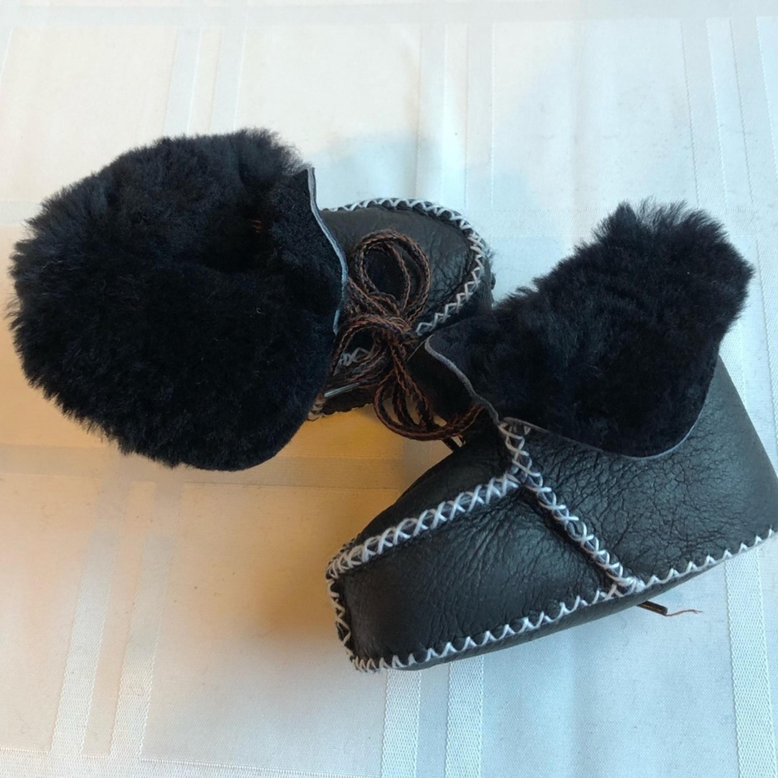 New black sheepskin boots size 2