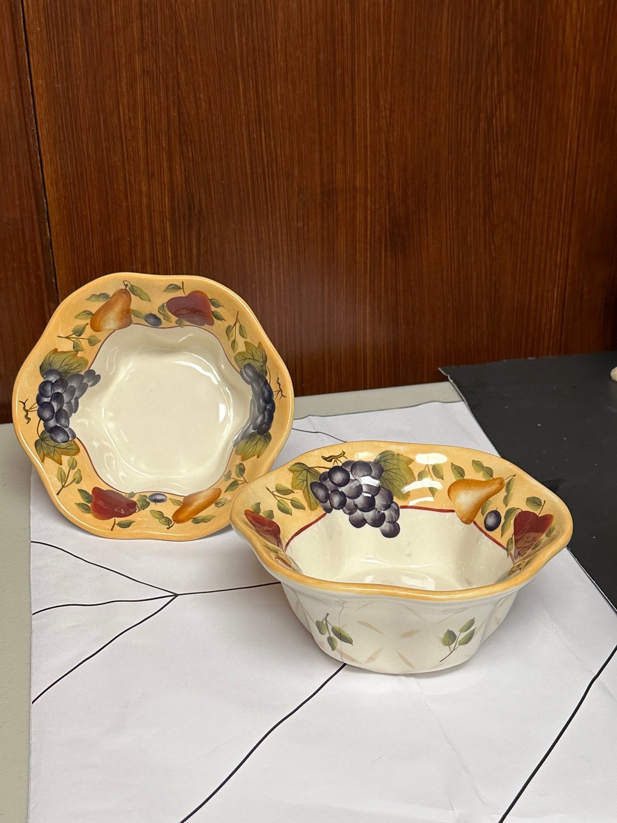 Home interiores retired Sonoma Villa Soup/Cereal Bowls