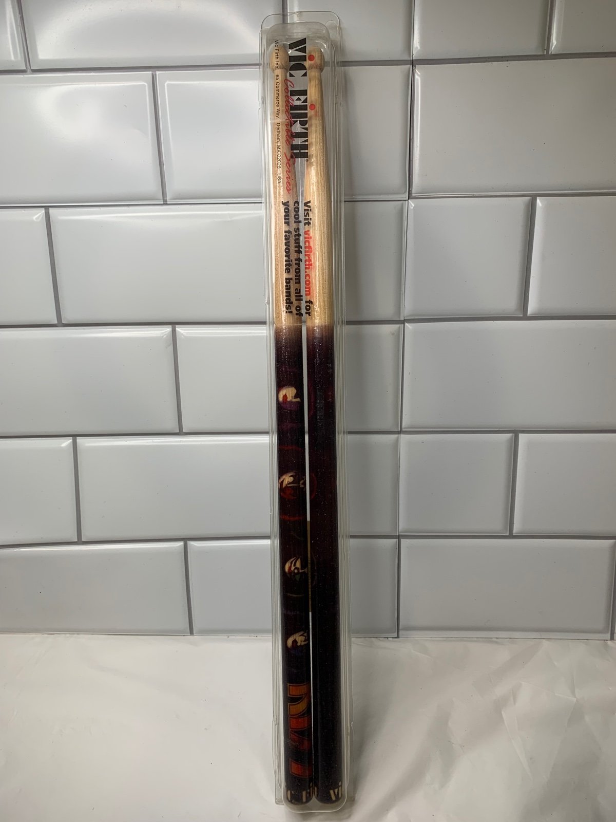 KISS Rock Band Drumsticks 2004 Bandmate Faces VIC FIRTH 1 Pair New KISS Rock Band Drumsticks 2004 Bandmate Faces VIC FIRTH 1 Pair New