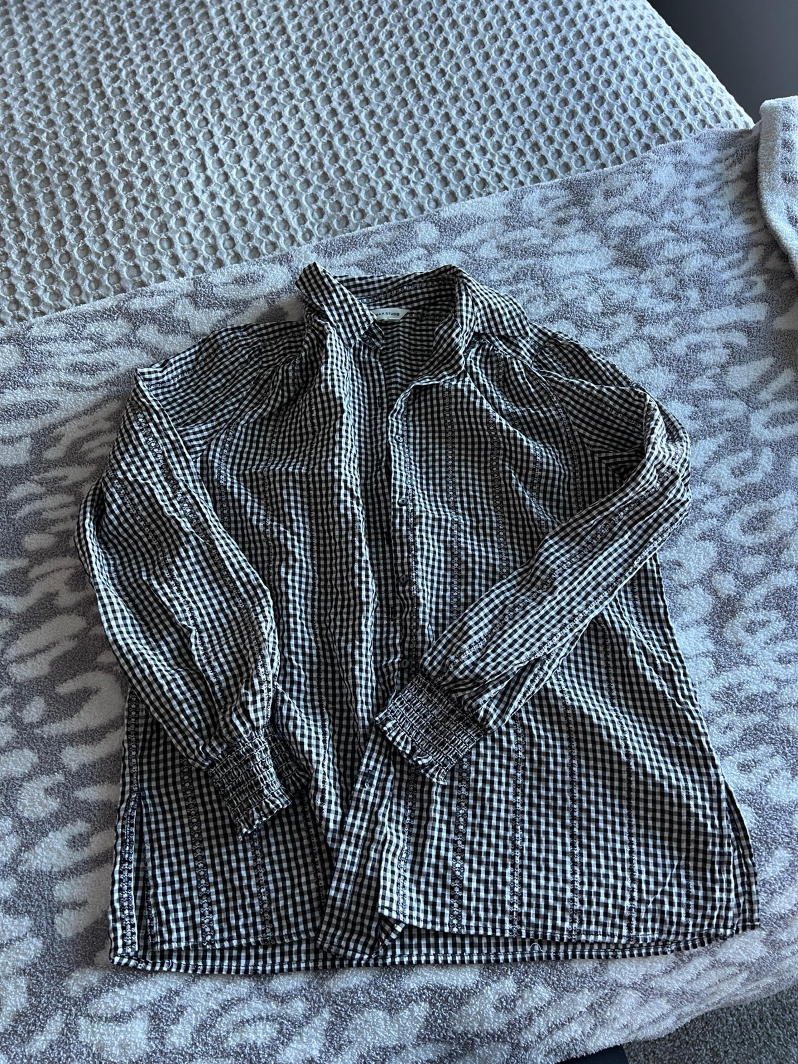Max Studio Medium Button Down