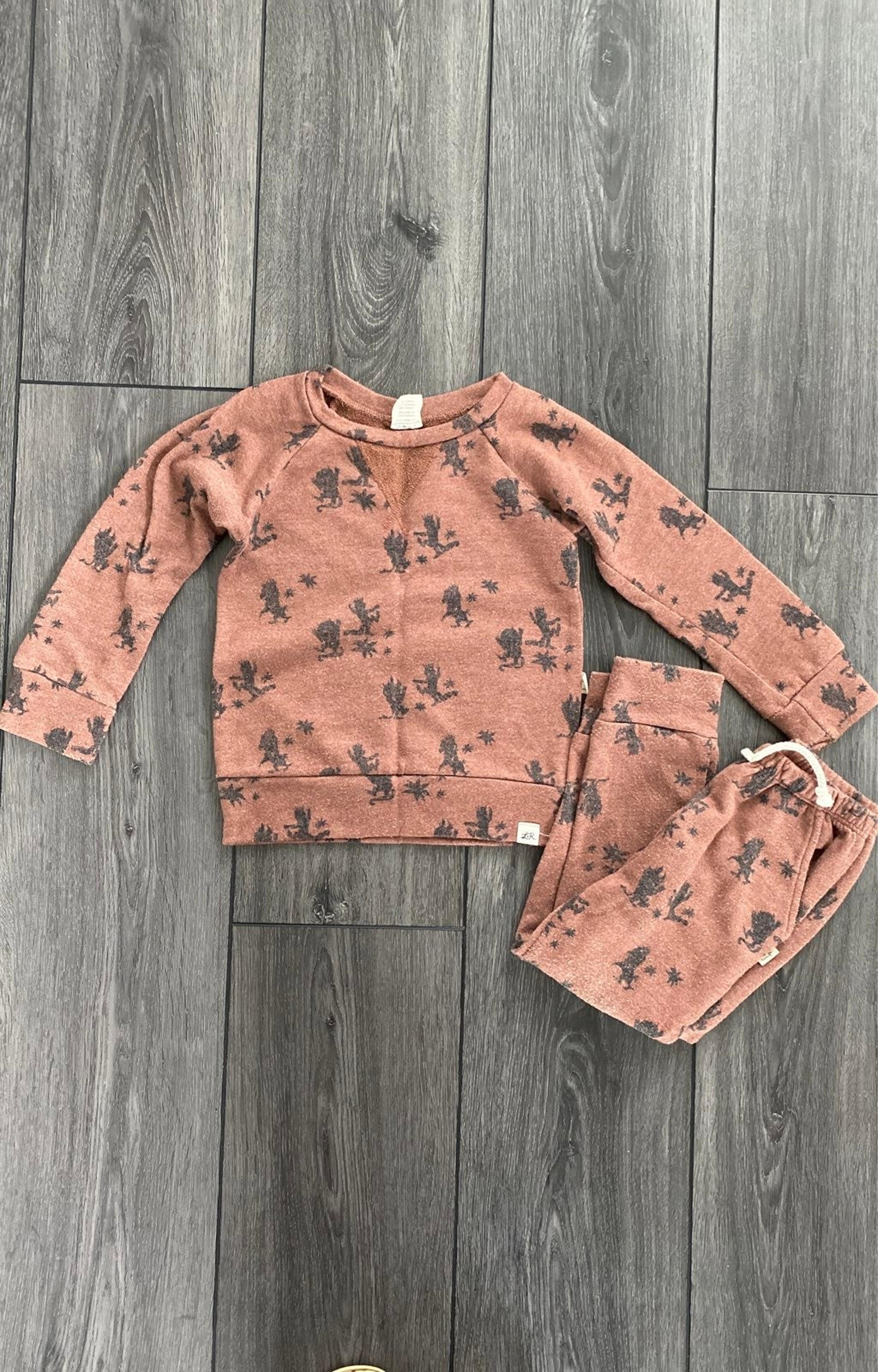 Lulu & Roo 3T WTWTA outfit crewneck & joggers
