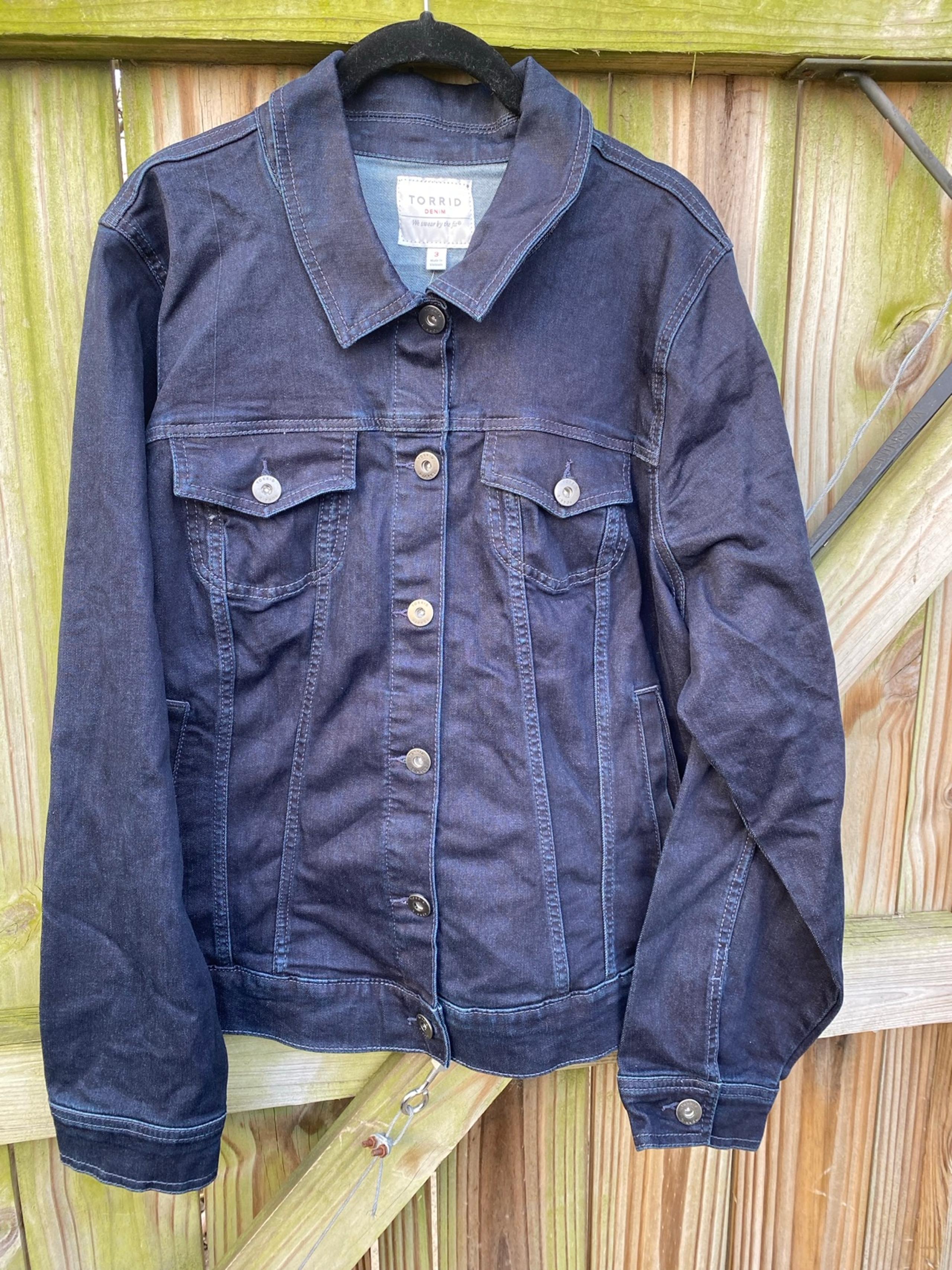 NWT Torrid Dark Jean Jacket Womens Blue Button Up Trucker Denim