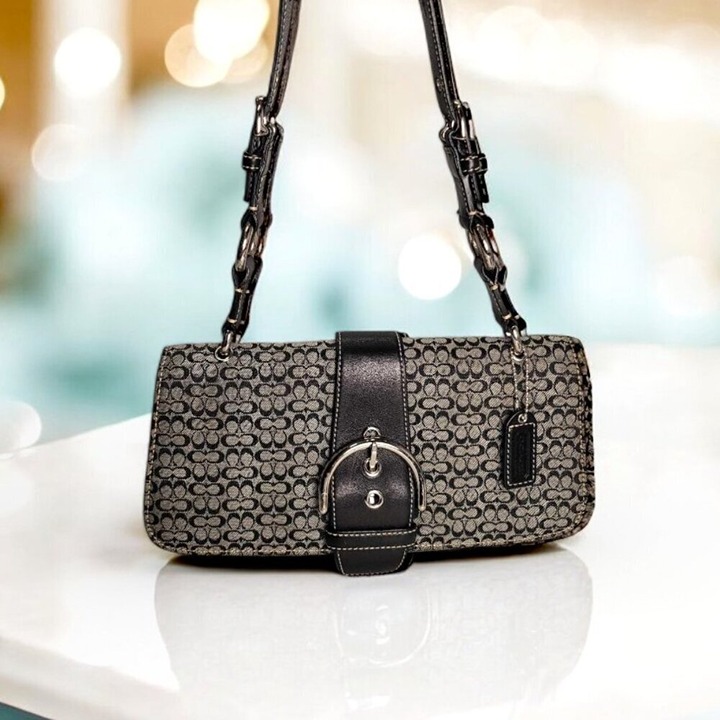 Vintage COACH Soho (Kelly) Shoulder bag in Signature Canvas