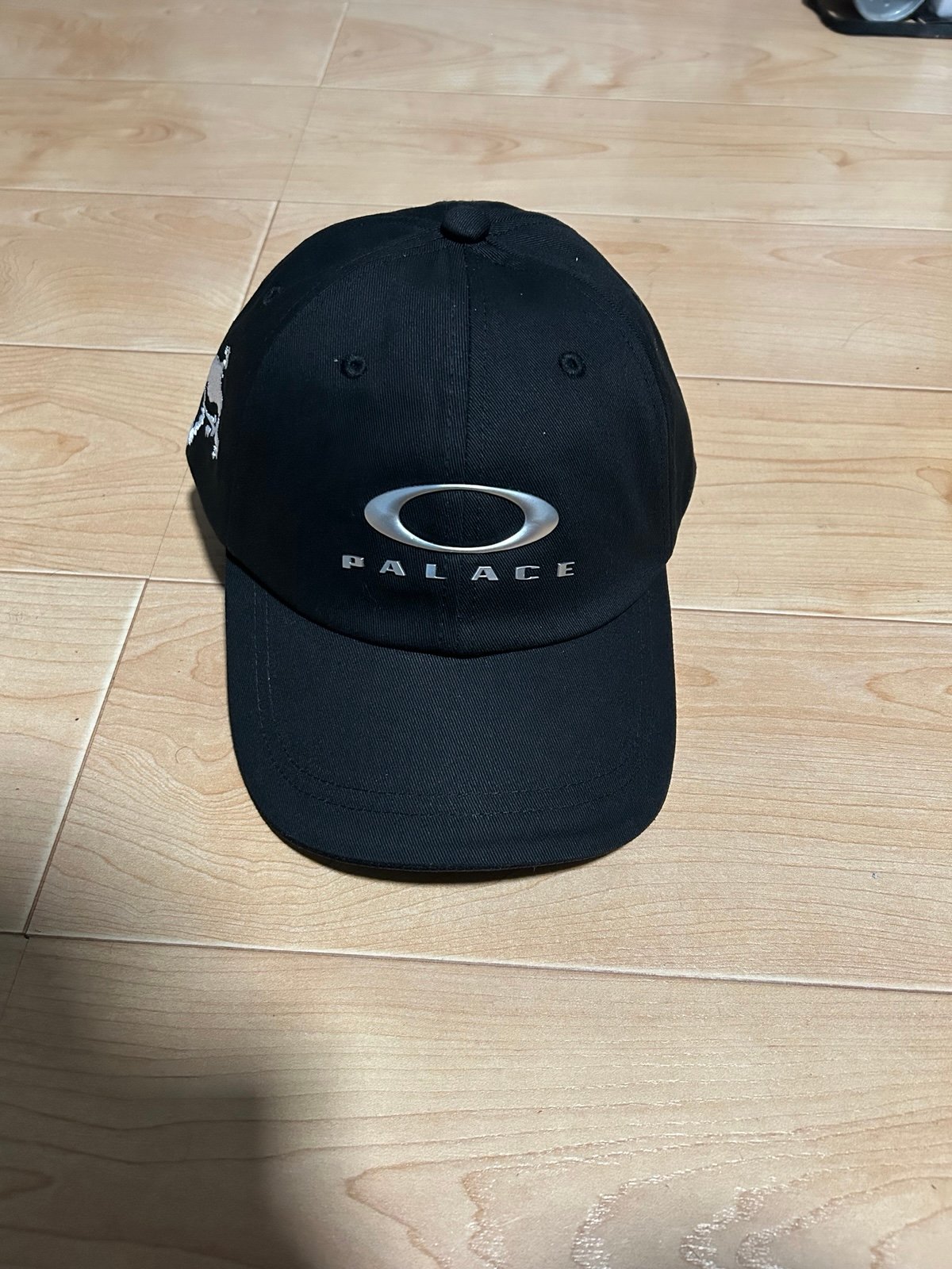 Palace x Oakley 6-Panel Black/Silver