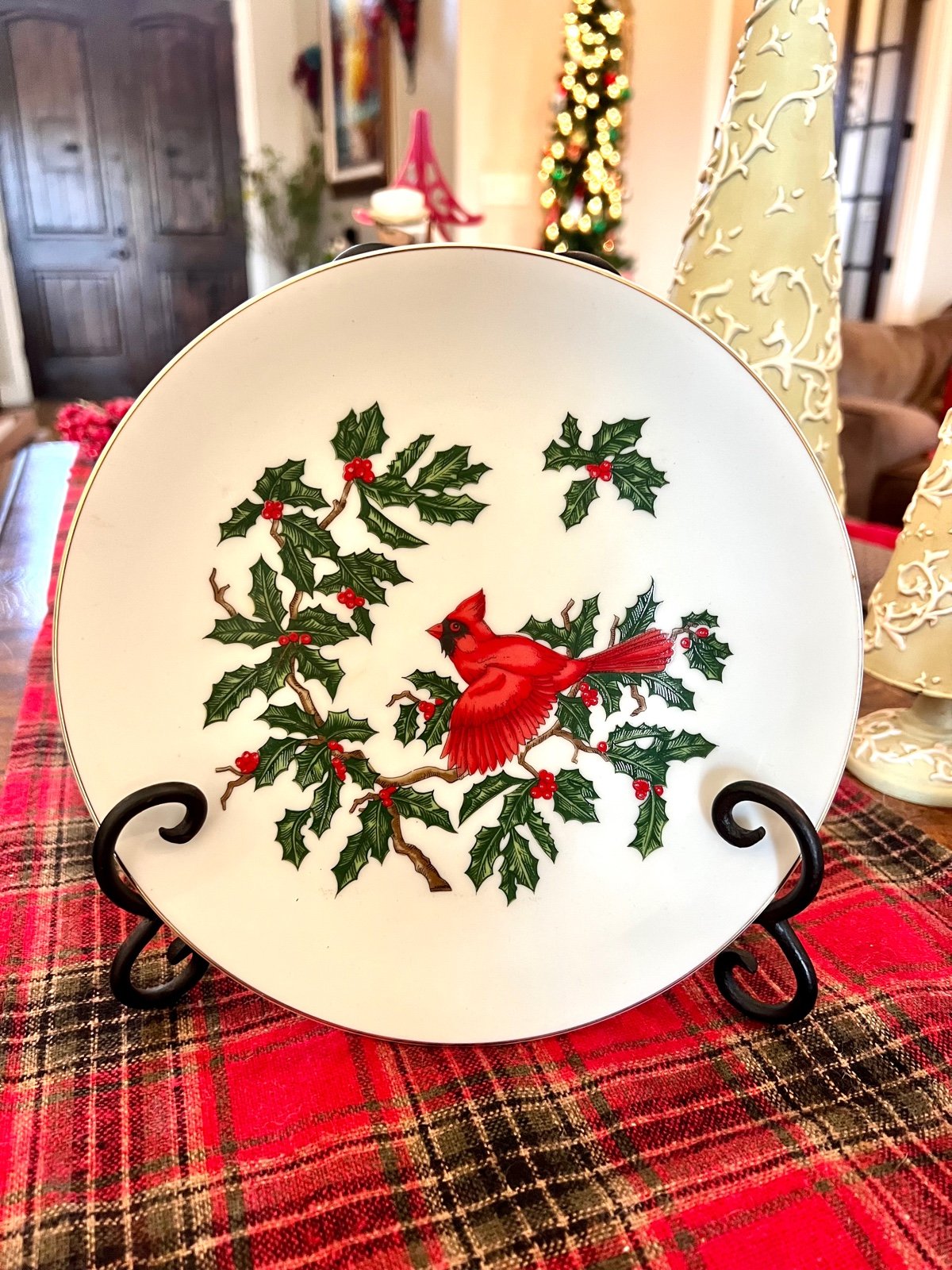 Lefton Red Cardinal Salad Plates Gold Trim Holly Berry 8 1/4 Set Of 5 Christmas