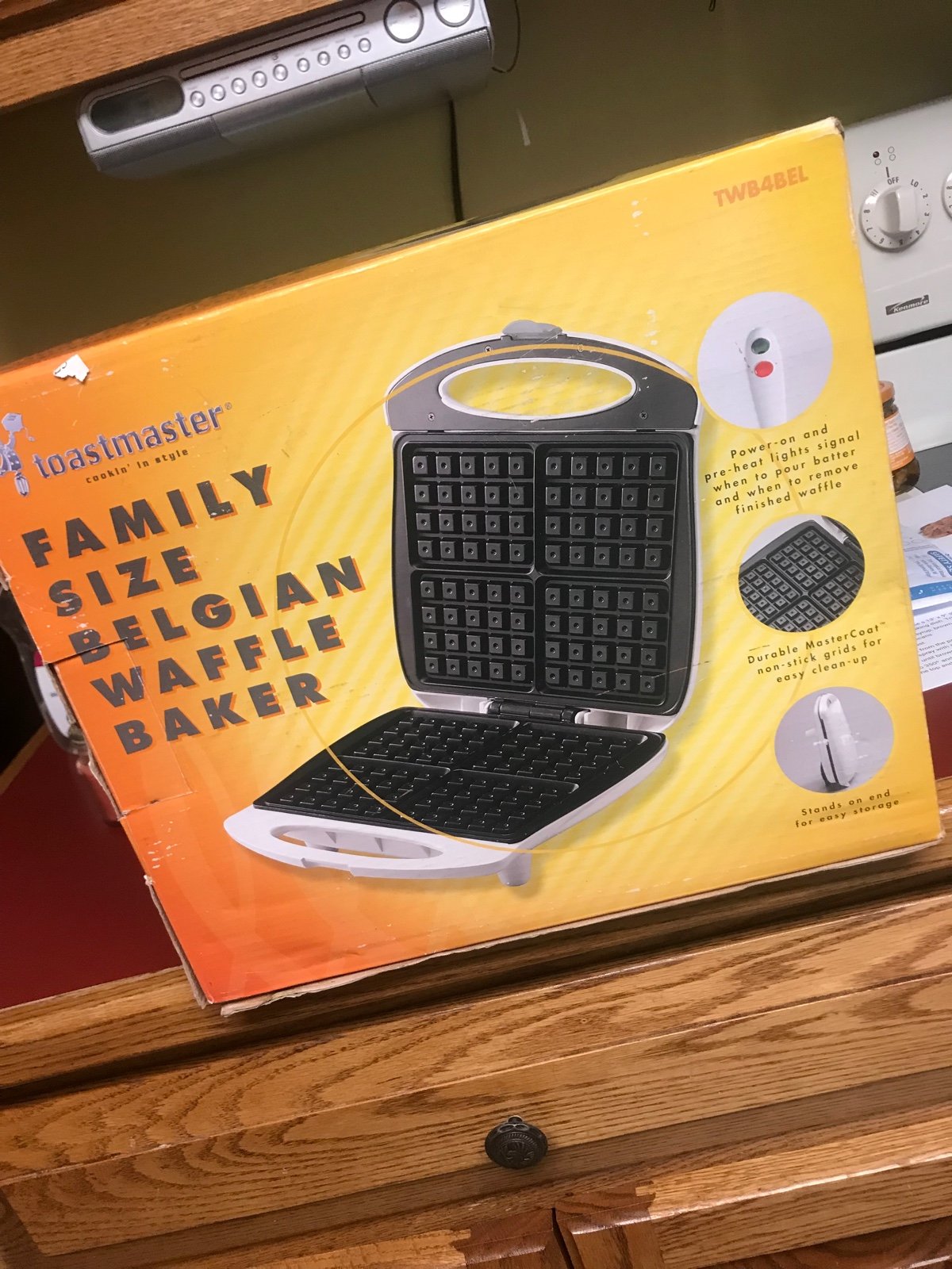 Toastmaster Family Size Waffle Maker