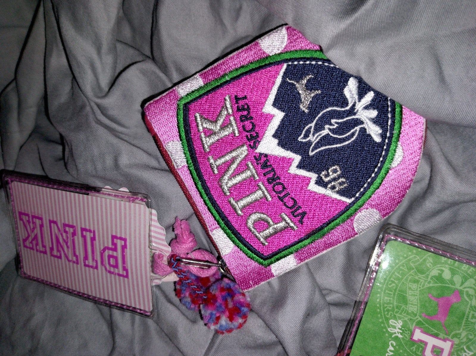 VS PINK KEYCHAIN