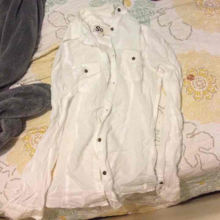 The new temperament is elegant and advanced White blouse