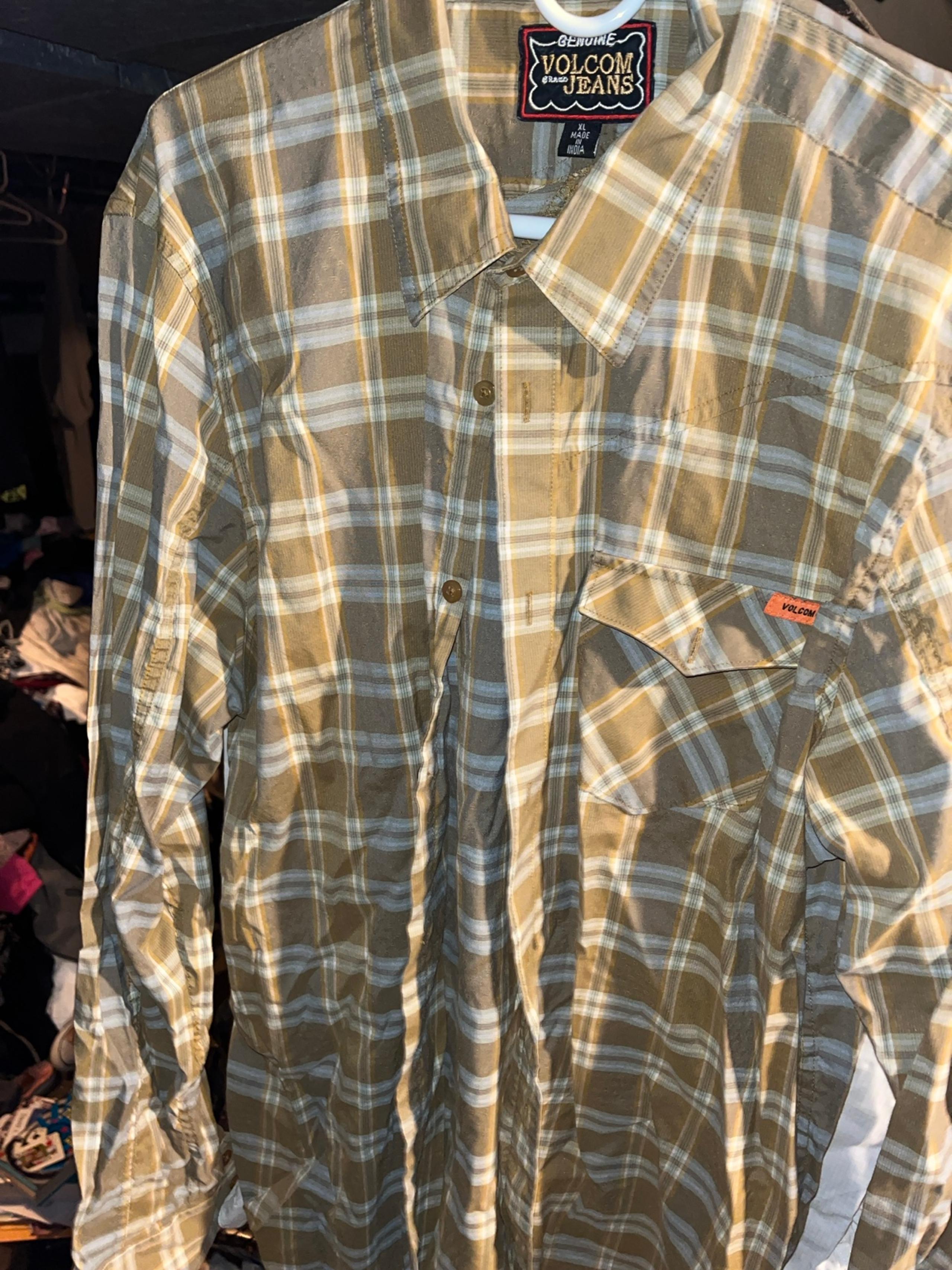 Mens button down collar plaid Shirt