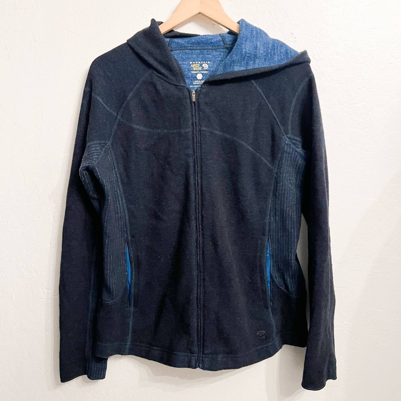 Mountain hardwear top sarafin wrap sweater