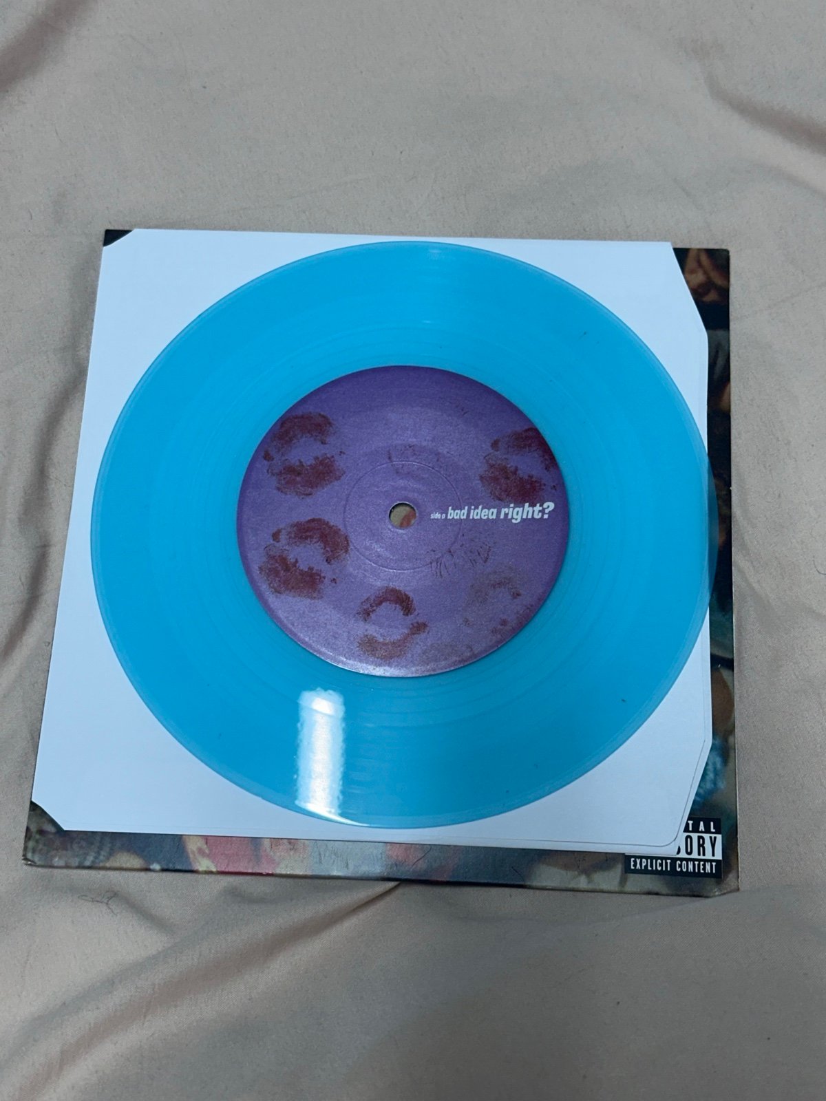 Olivia Rodrigo Bad Idea Right 7” Vinyl - detail