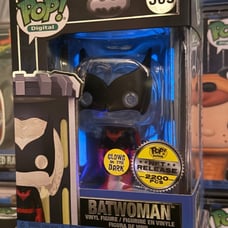 Funko Batman 85th Anniversary Batwoman LE 2200 GITD