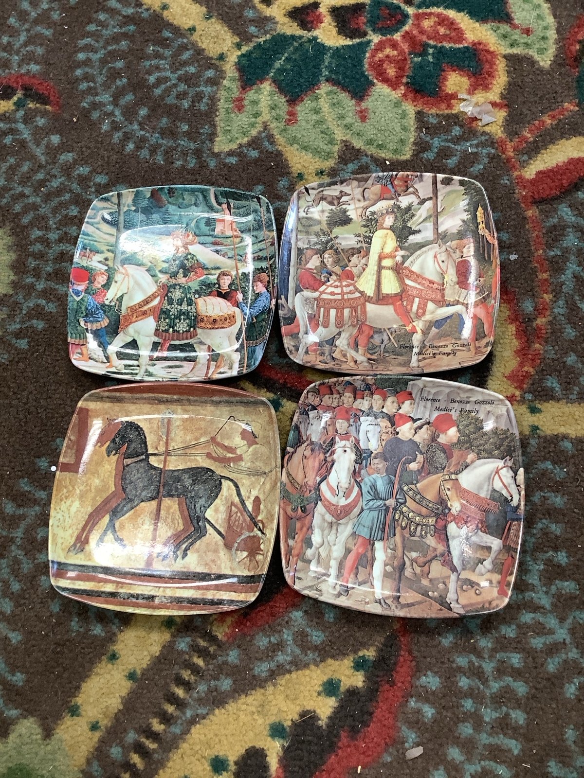 Made in Italy set of 4 decor plastic plates 5 1/2 inches each