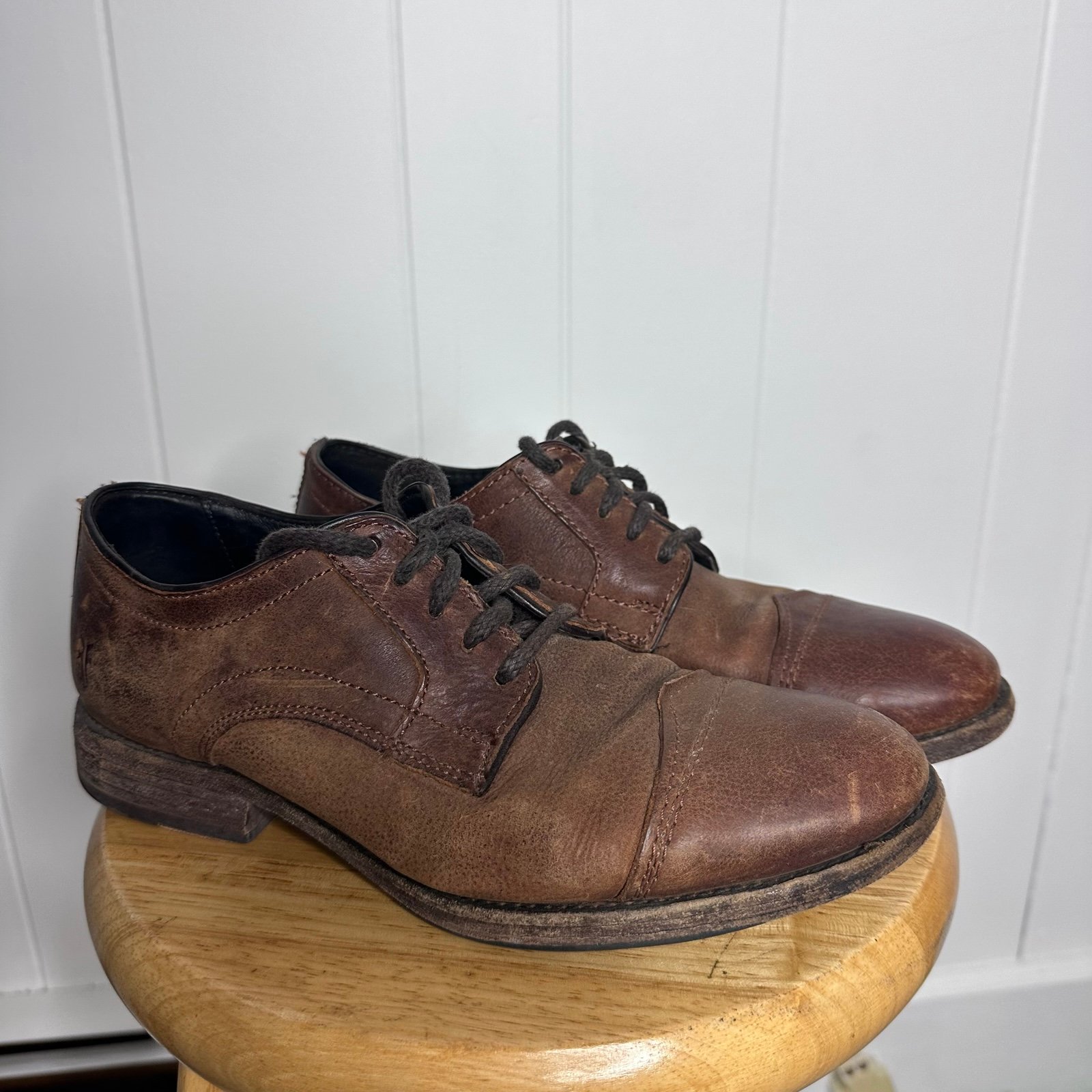 Frye Leather Brown Distressed Oxford Shoes