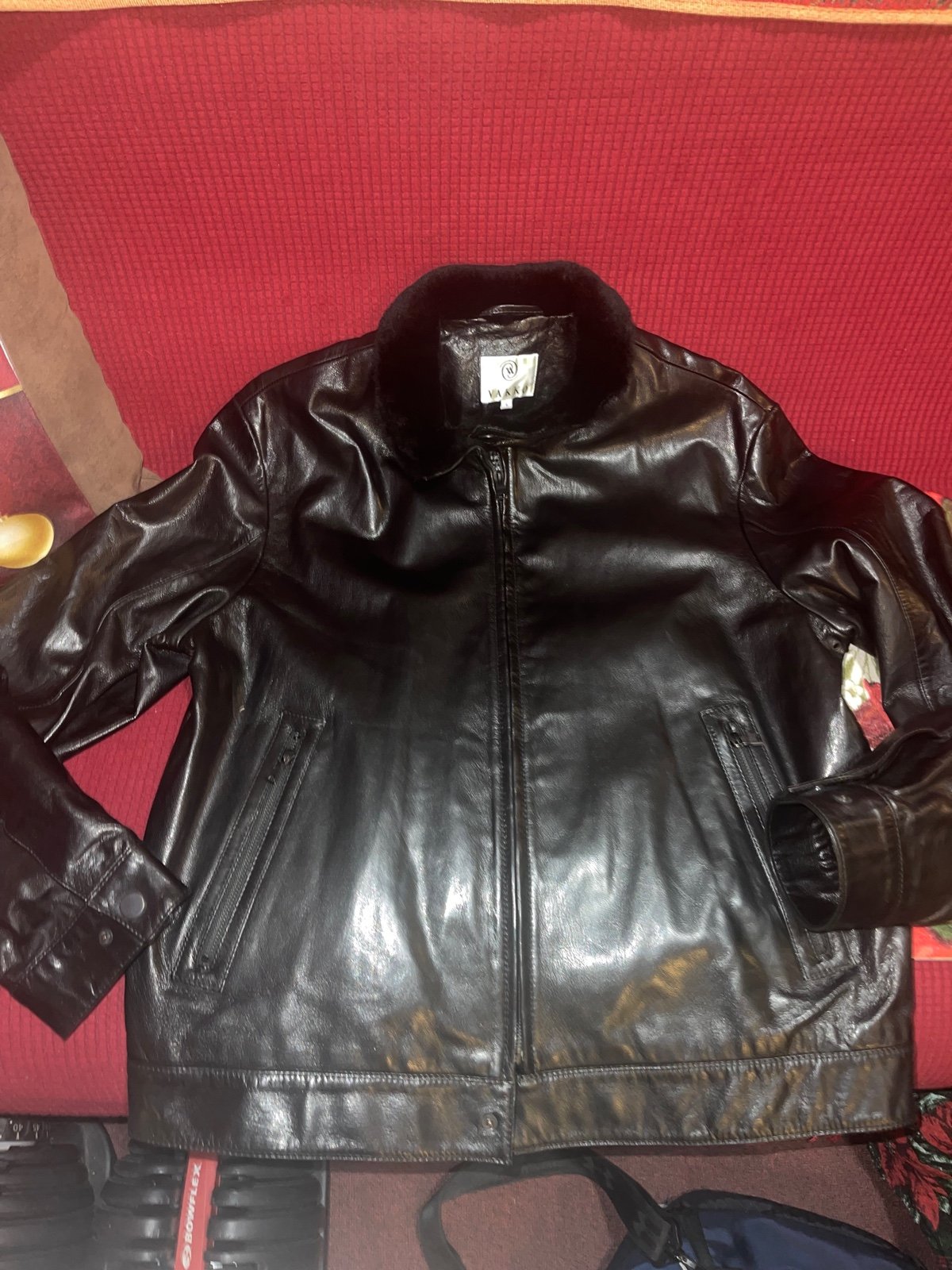 VAKKO LEATHER JACKET